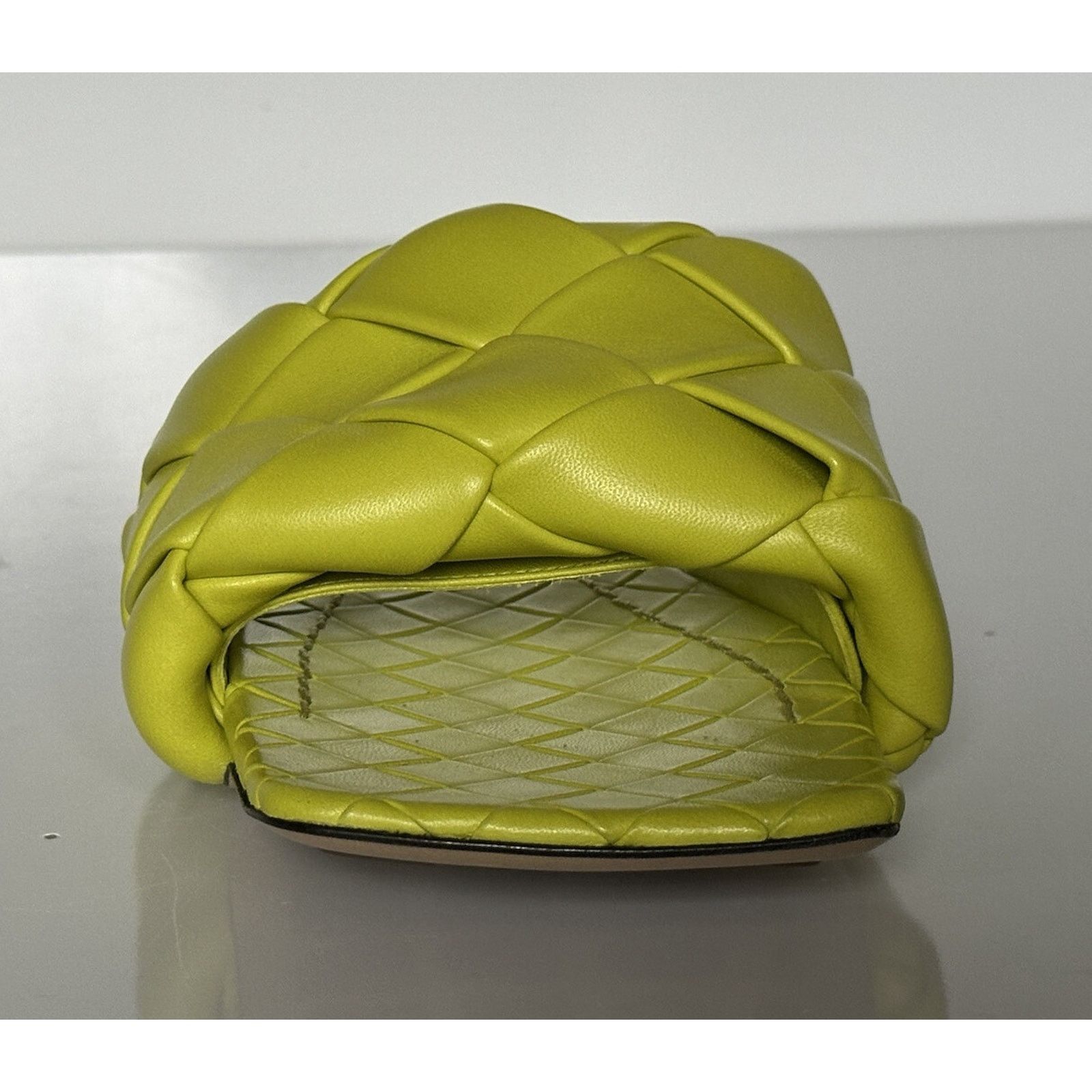 Bottega Veneta Bottega Veneta Yellow Lemon Flat Sandals 7 US (37) 608853 Size US 7 / IT 37 - 6 Thumbnail