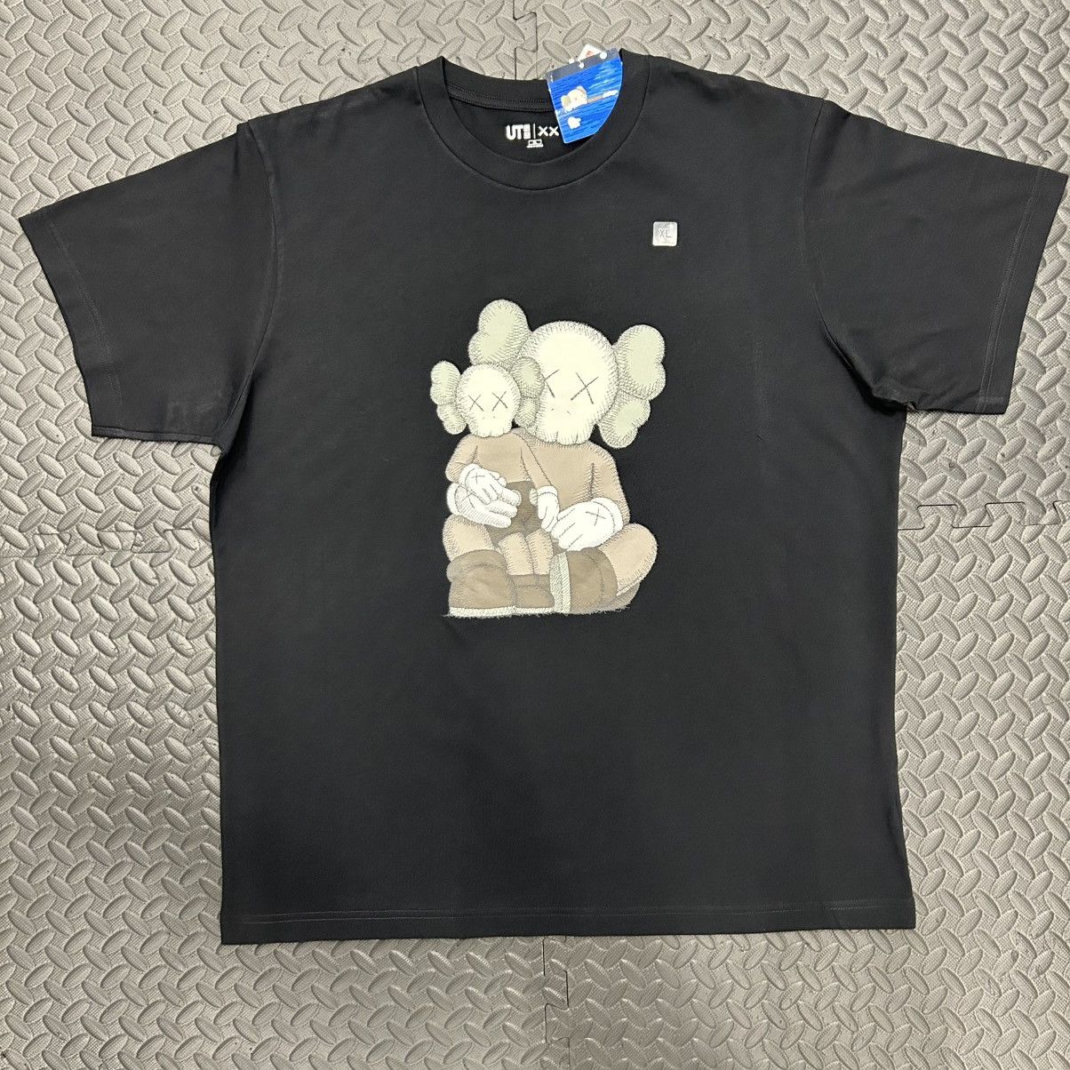 Kaws × Uniqlo Uniqlo x Kaws Companion UT Black Graphic Shirt Men’s XL NEW Size US XL / EU 56 / 4 - 1 Thumbnail