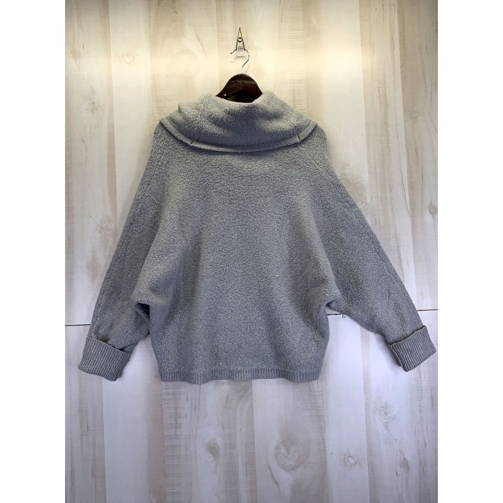 Bcbgmaxazria VINTAGE BCBGMAXAZRIA Knit Sweater 3/4 Sleeve Gray L Wool Blend Cowl Neck Womens Hot Knotty Knot 9359 Size L / US 10 / IT 46 - 6 Thumbnail