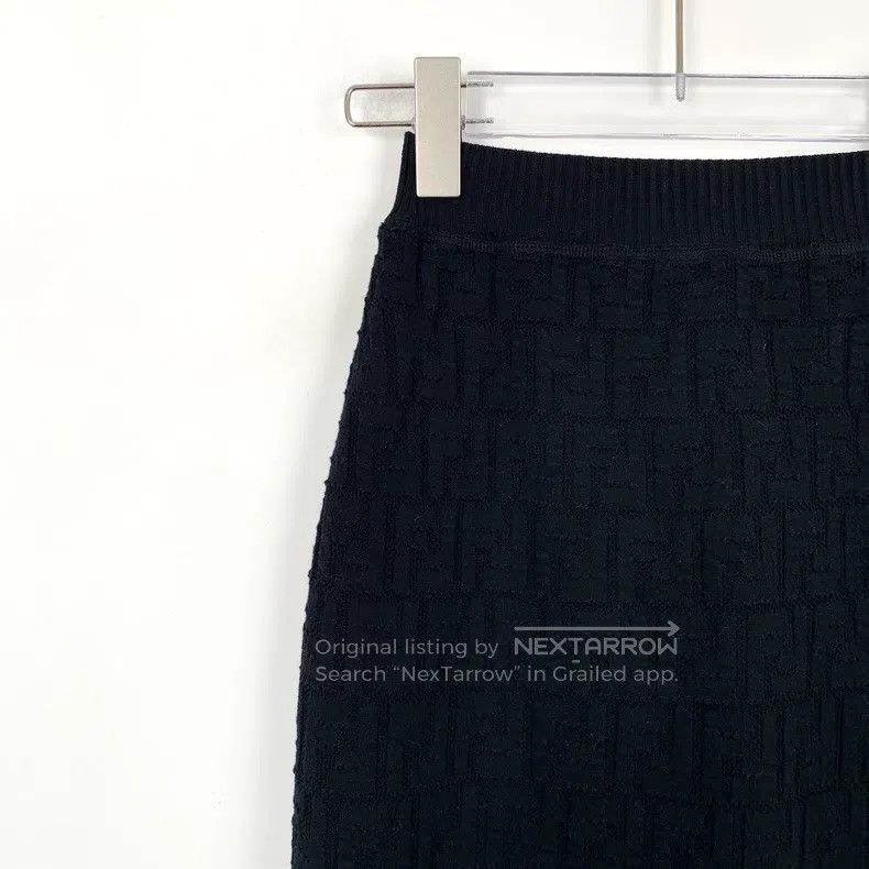 Fendi Fendi Black logo letter embossed all-over print knitted sk Size 42" / US 20 - 3 Thumbnail