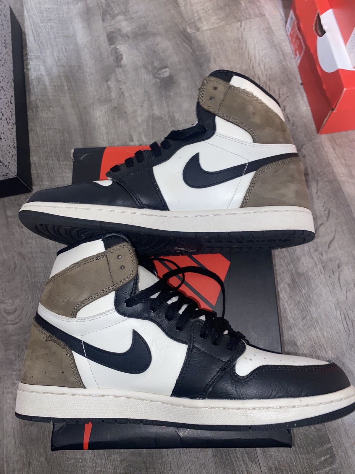 Jordan Brand Jordan 1 retro high dark mocha size 10.5 Size US 10.5 / EU 43-44 - 6 Thumbnail