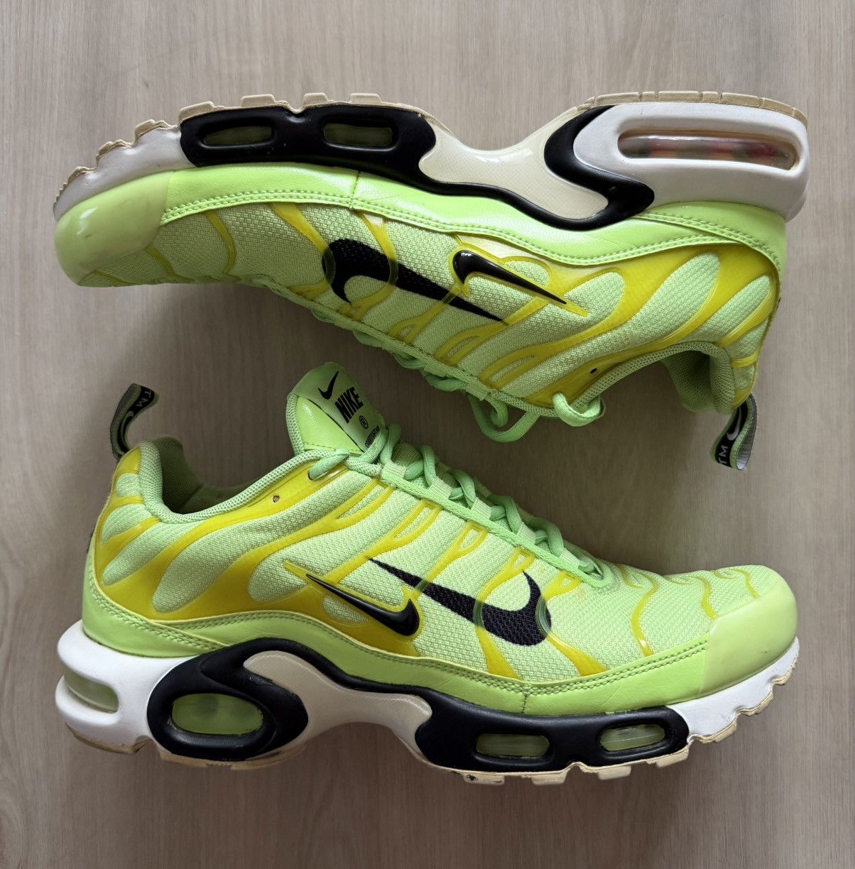 Nike Nike Air Max Plus Overbranding Lime Blast 815994-300 Sz 9.5 Size US 9.5 / EU 42-43 - 1 Thumbnail