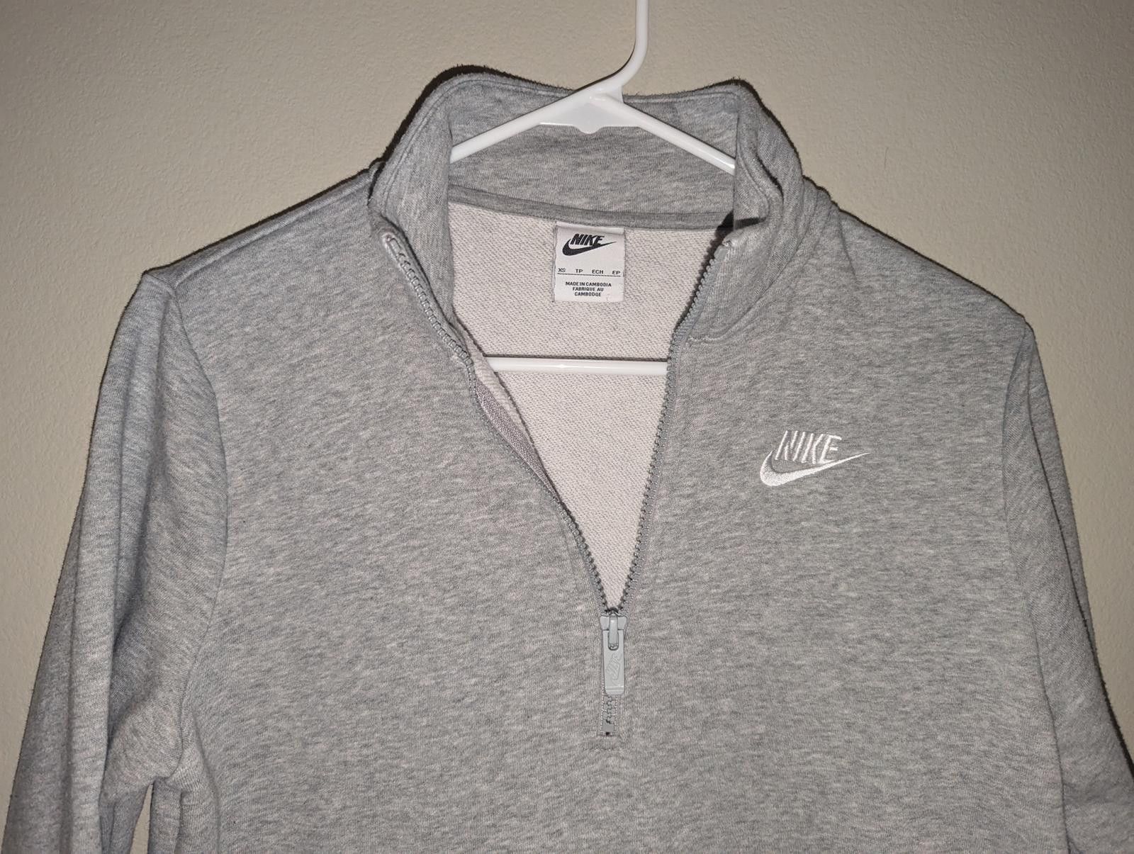 Nike Vintage Nike Women's Gray Quarter-Zip Sweatshirt Size XS Size XS / US 0-2 / IT 36-38 - 2 Thumbnail