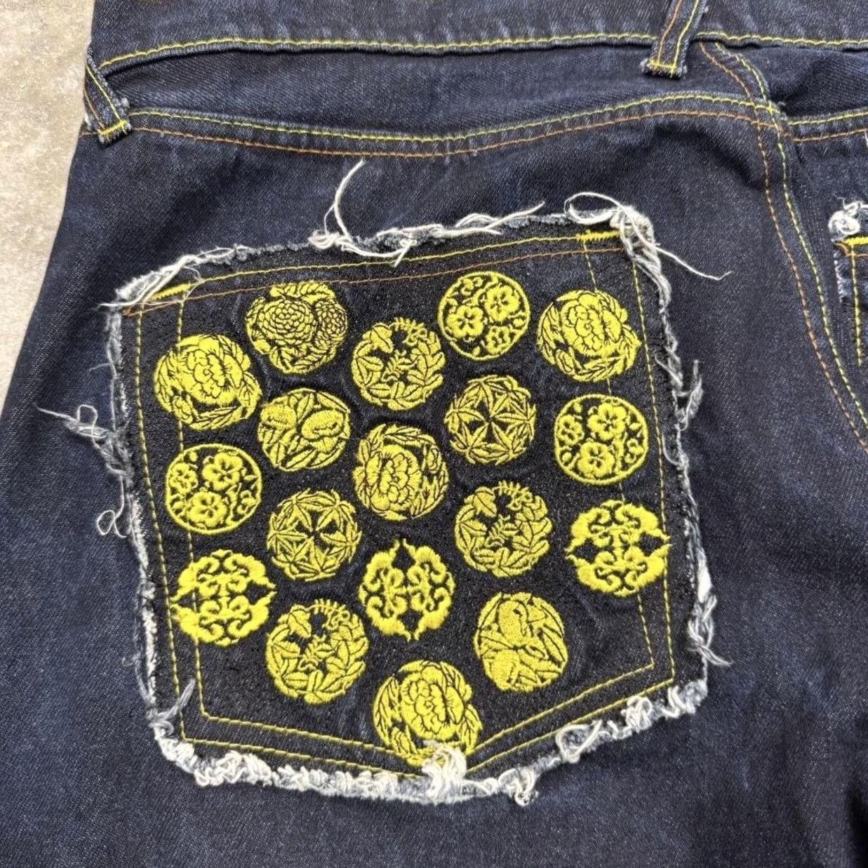 RMC Jeans Red Monkey Jeans Mens 38x32 Denim Pockets Rare Wide Leg Selvedge Distressed Embroidered Blue 90s Vintage Art Tattoo Japanese Clearance Size US 38 / EU 54 - 4 Thumbnail