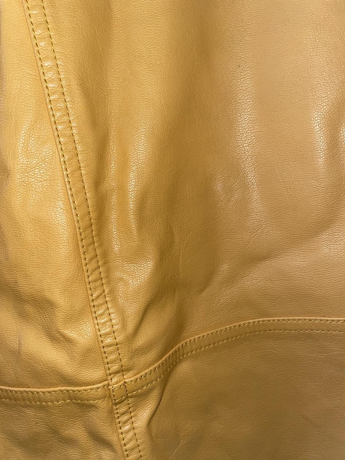 New Look Stylish New Look Yellow Leather Mini Skirt Size 27" / US 4 / IT 40 - 3 Thumbnail