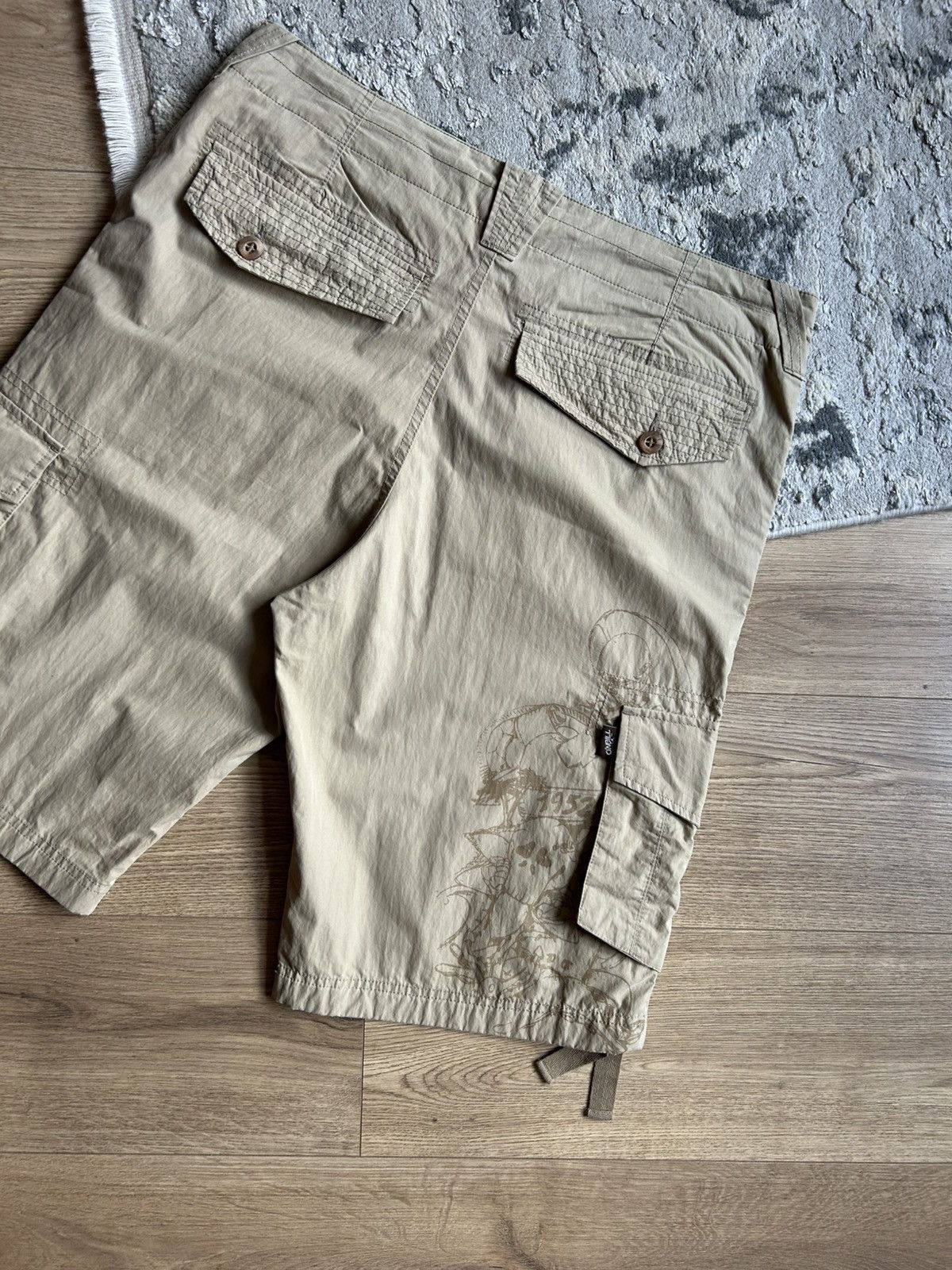 O'Neill O'neill Vintage 2000's big skull print Y2K man's shorts Size US 34 / EU 50 - 9 Thumbnail
