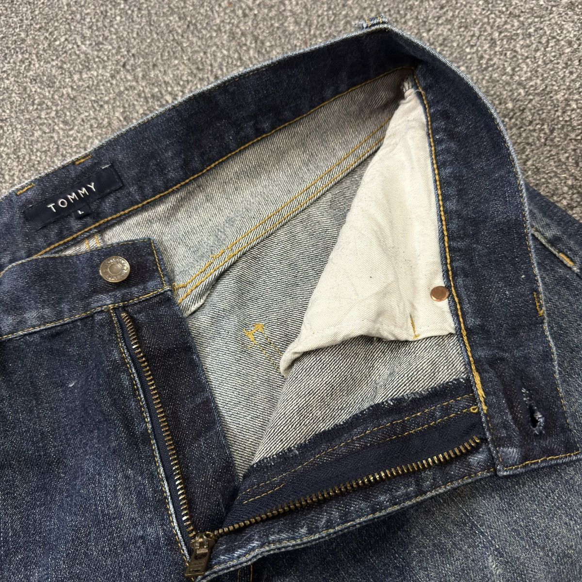 Tommy Jeans Vintage 90s Tommy Paint Distressed Denim Size US 34 / EU 50 - 13 Thumbnail
