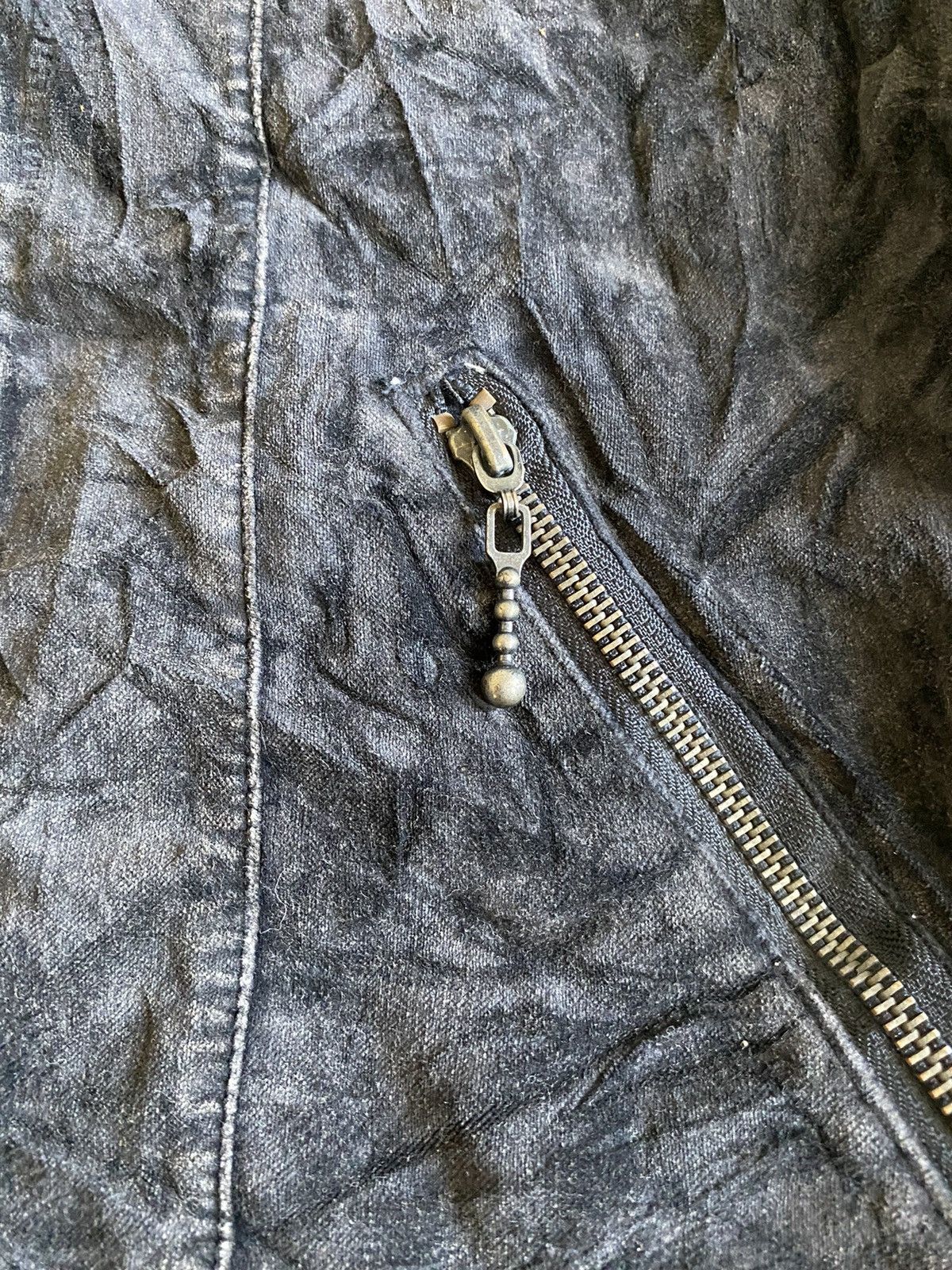 Le Grande Bleu (L.G.B.) Vintage power to the people velvet bikers jacket Size US L / EU 52-54 / 3 - 4 Thumbnail
