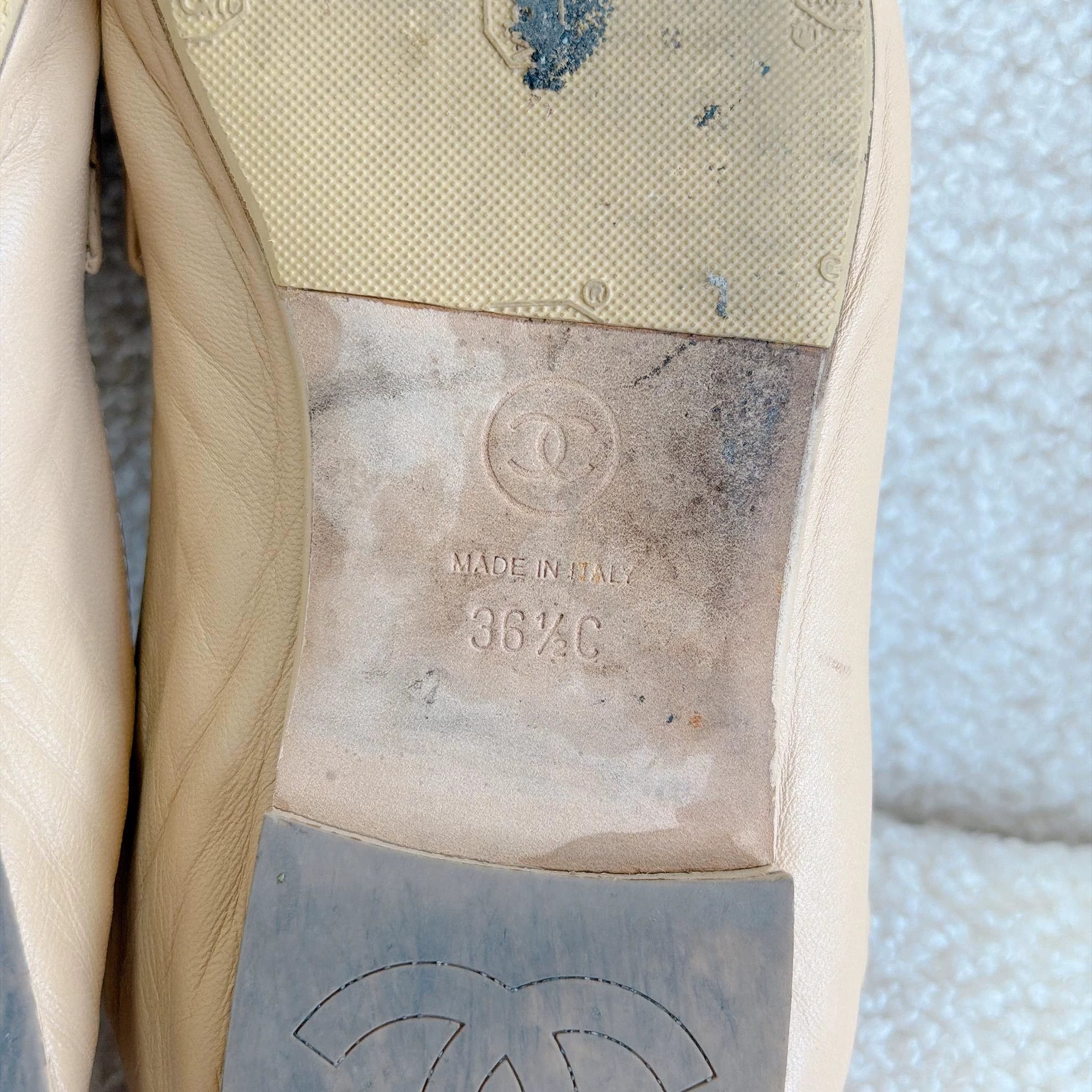 Chanel Chanel color - blocked round toe loafer 36.5C 7661 Size US 6 / IT 36 - 7 Thumbnail