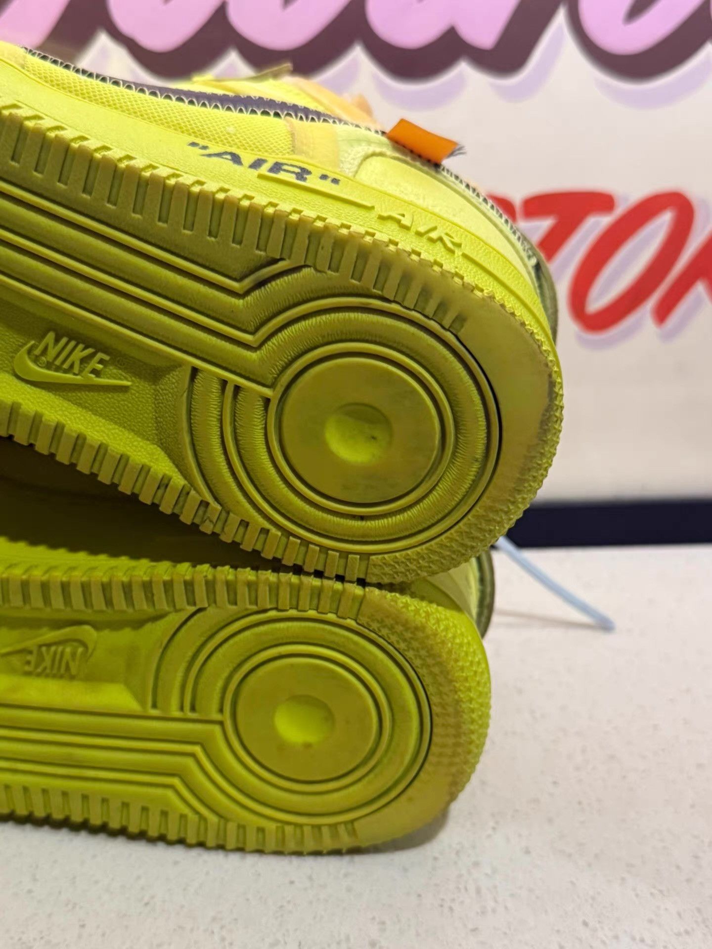 Nike OFF-WHITE x Nike Air Force 1 Part 2 Volt「THE TEN」 Ｑ20 Size US 8 / EU 41 - 4 Thumbnail