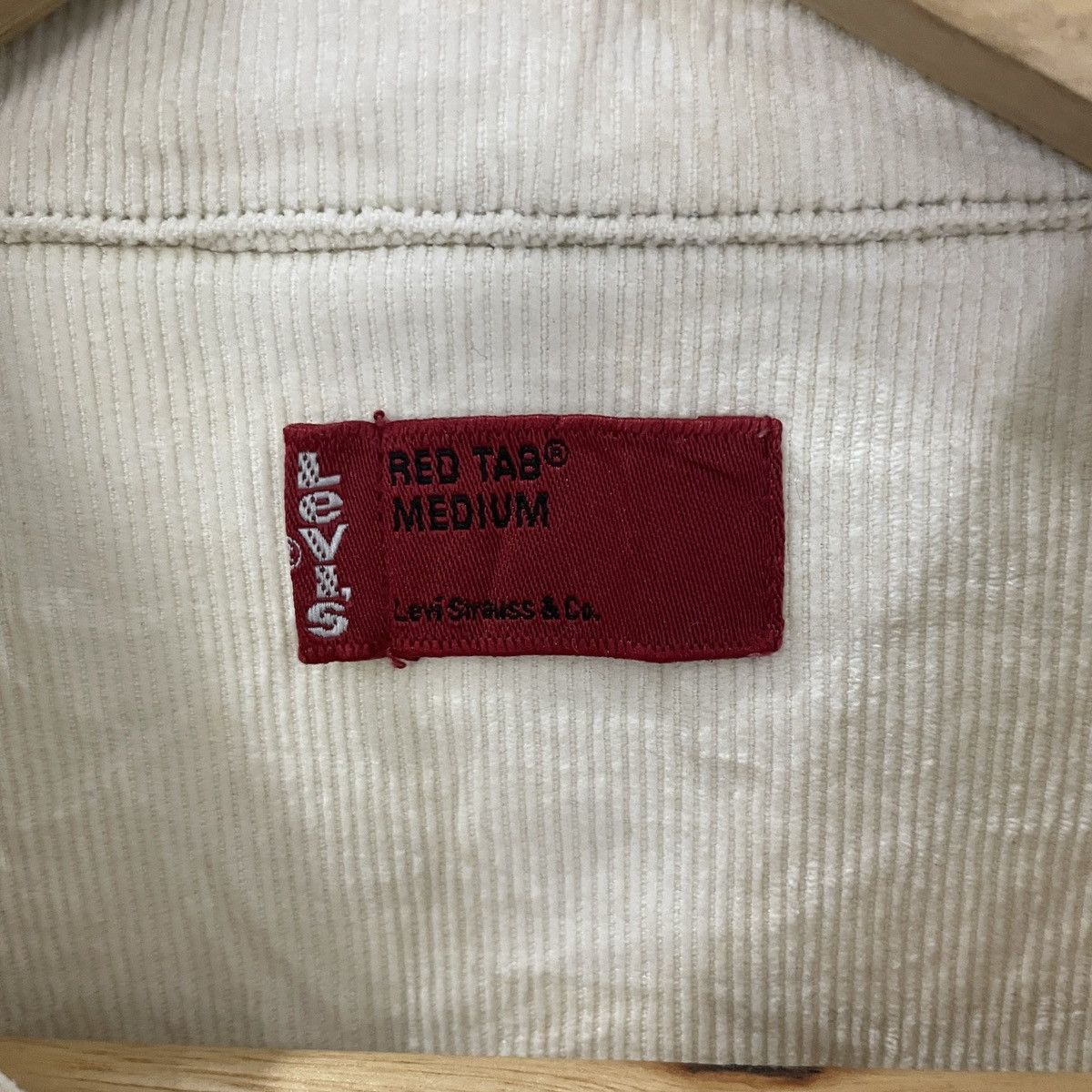 Levi's Vintage Levis RedTab Corduroy Button Ups Tee Size US M / EU 48-50 / 2 - 5 Thumbnail