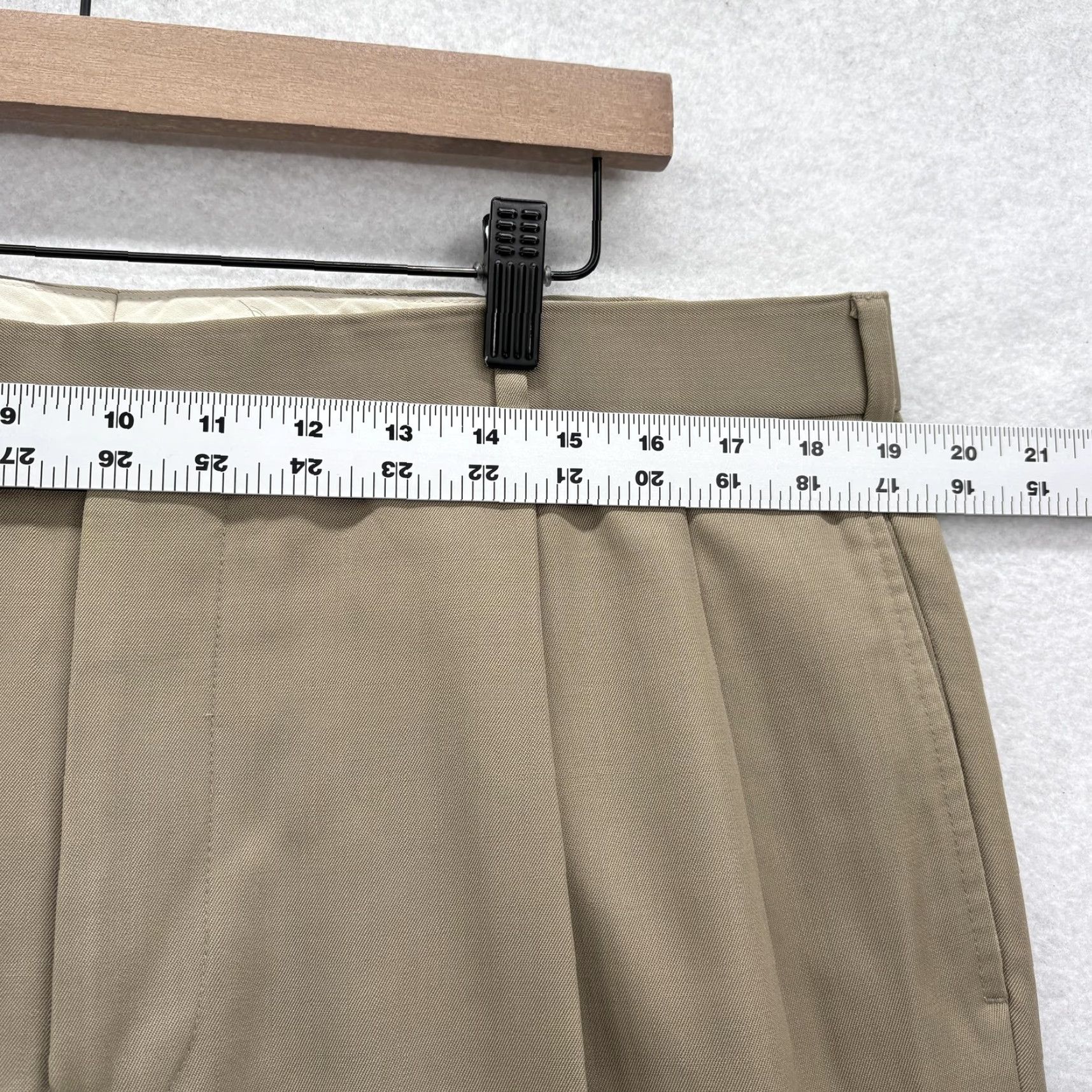 Brooks Brothers Brooks Brothers Madison Dress Pants Mens 38x28 Beige Wool Pleated Cuffed Short Size US 38 / EU 54 - 7 Thumbnail
