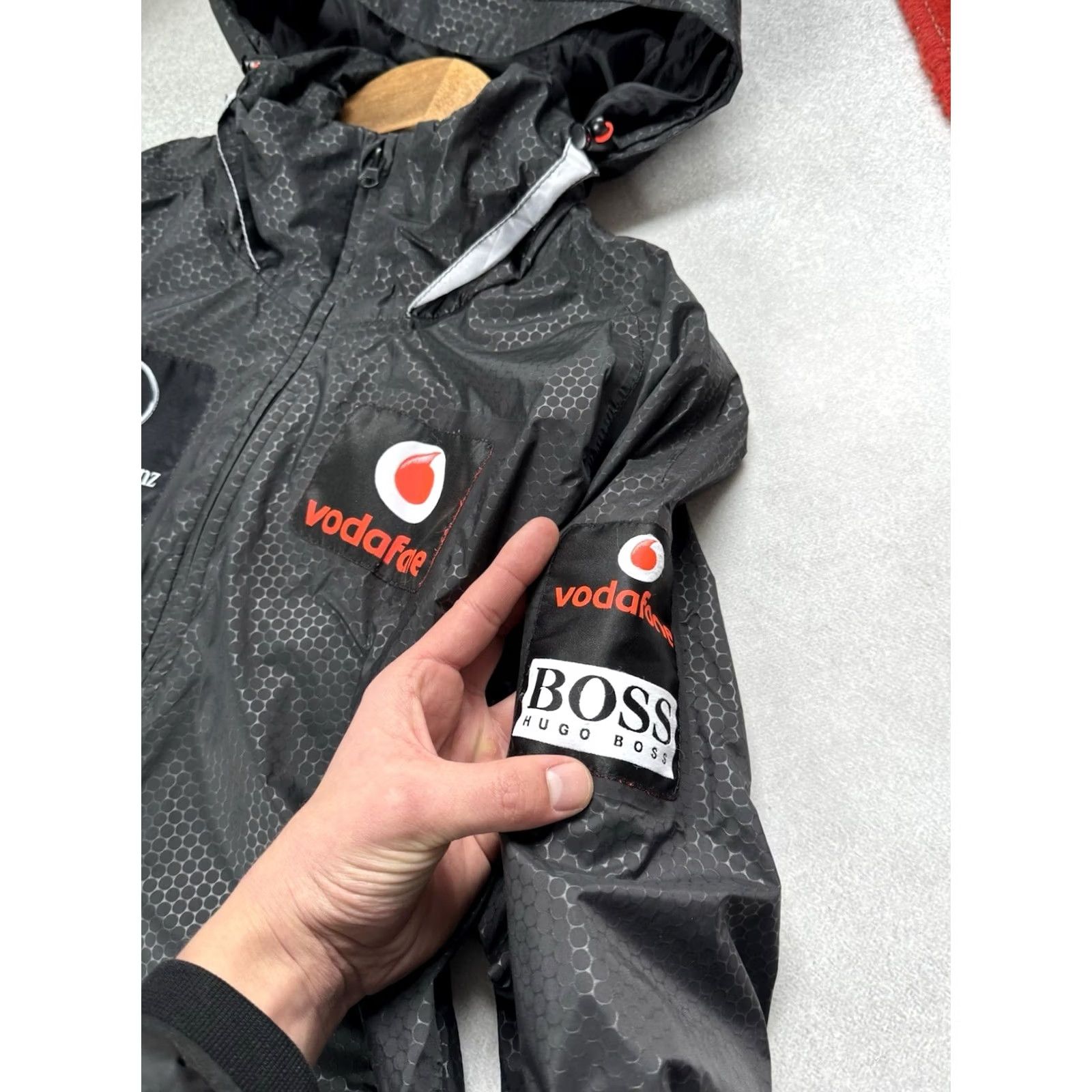 Mercedes-Benz Vintage Mercedes-Benz Hugo Boss Vodafone Track Nylon Jacket S Black Windbreaker 90s Racing Mercedes Racing Mens Shirt Size US S / EU 44-46 / 1 - 5 Thumbnail