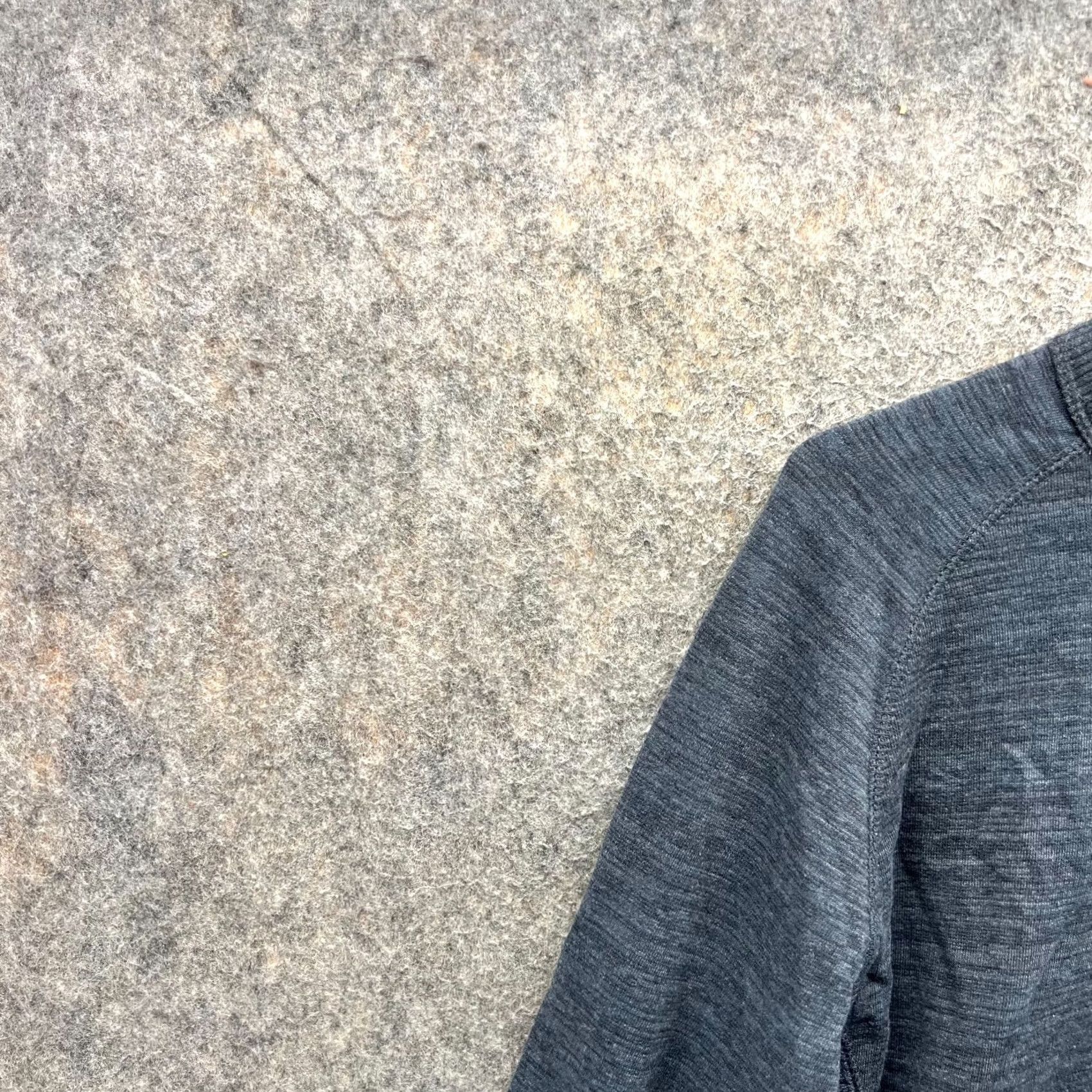 Champion VINTAGE Champion Sweatshirt Men Small Heather Grey Crewneck Long Fleece Pullover Size US S / EU 44-46 / 1 - 5 Thumbnail