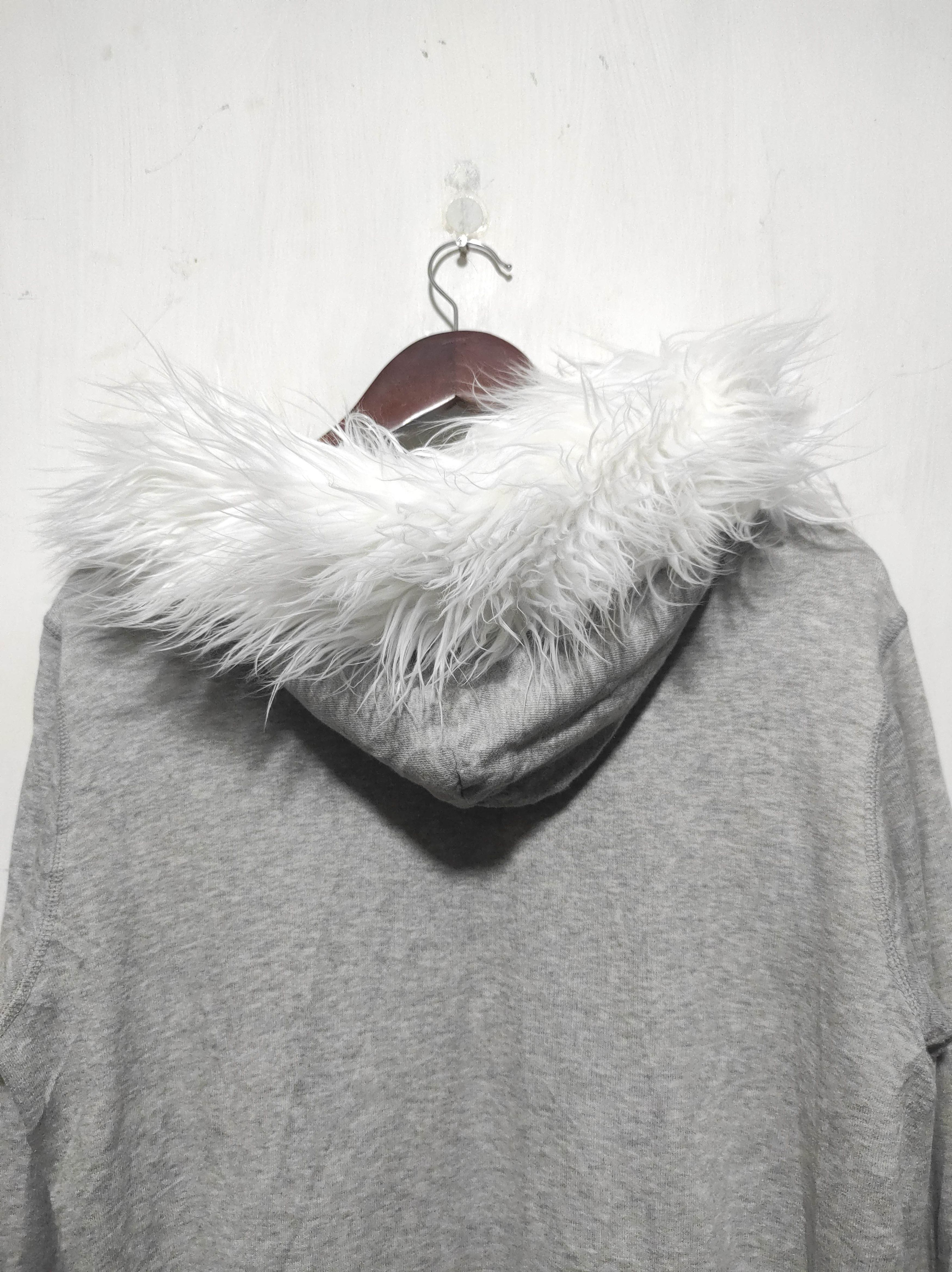 Uniqlo Uniqlo Light Weight Sweat Zip Fur Hoodie i6w9 LGB style Size US M / EU 48-50 / 2 - 16 Thumbnail