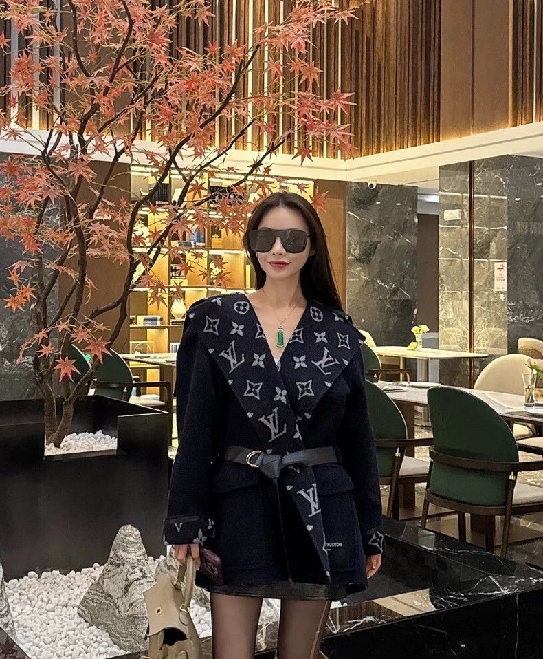 Louis Vuitton Louis Vuitton 23 blue presbyopic full print wrap coat Size XXS / US 00 / IT 34 - 9 Thumbnail