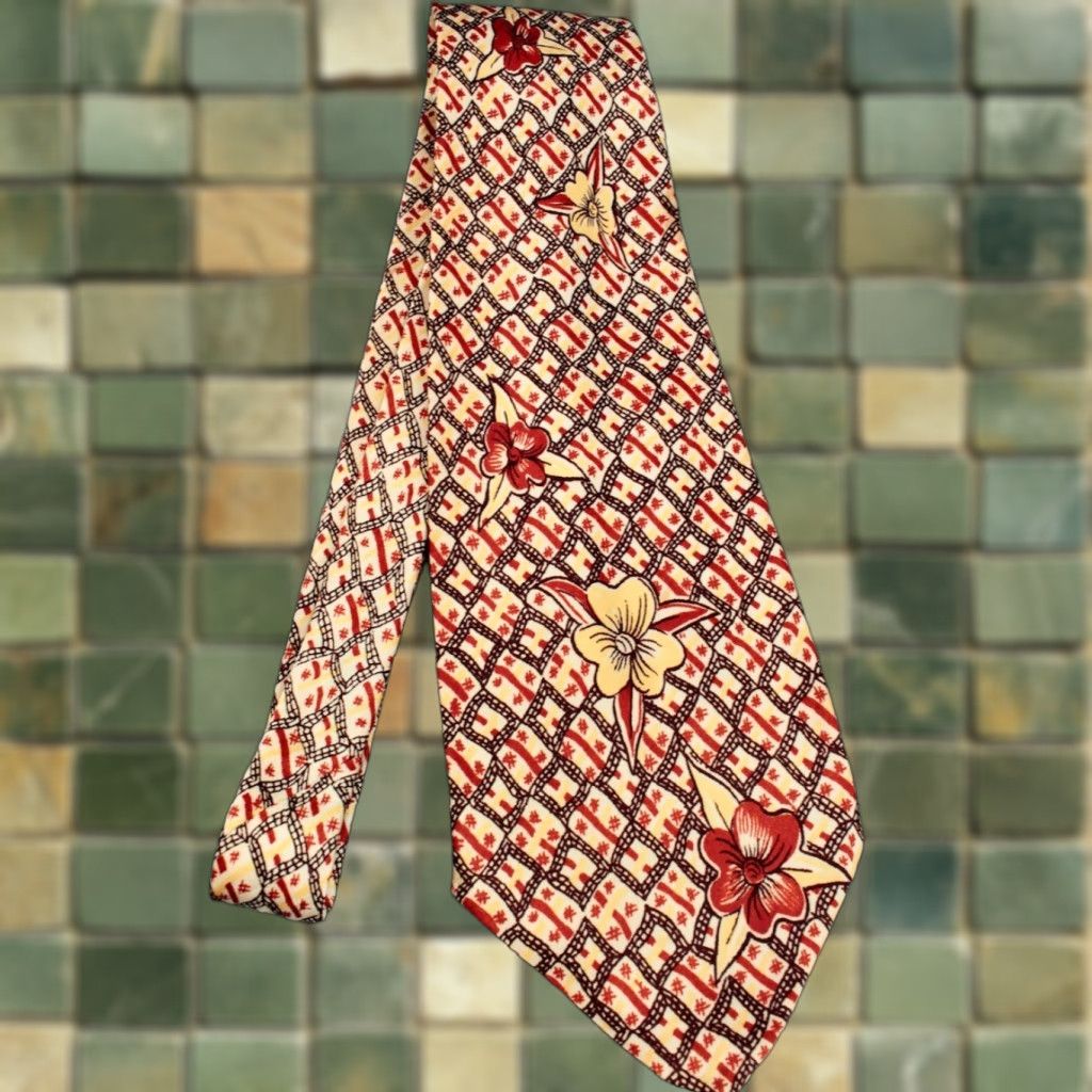 Vintage VINTAGE Men’s 1940s Yellow & Red Flower Pattern Necktie 40s Tie Necktie Mens 1940s Floral Tie Size ONE SIZE - 1 Thumbnail