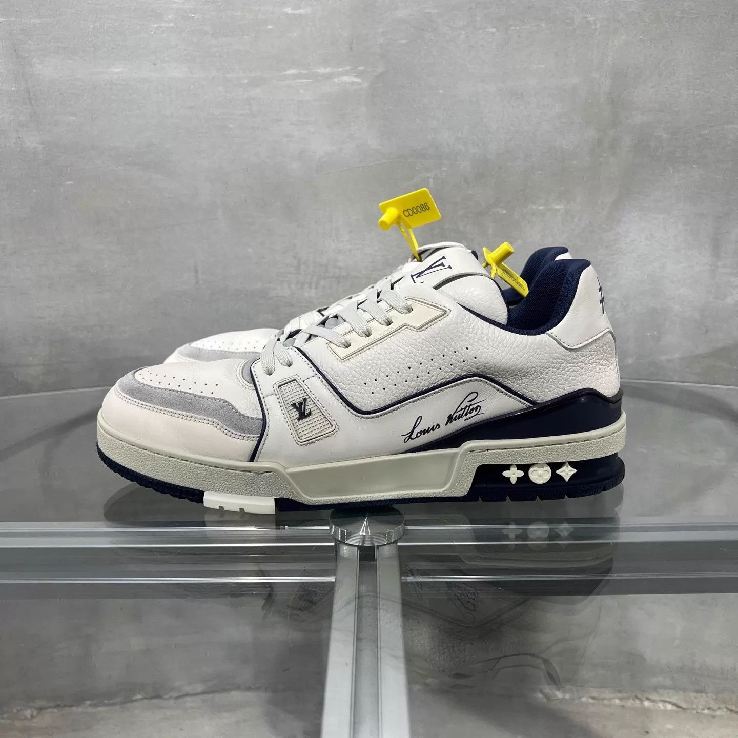 Louis Vuitton Lv Trainer White Blue Cement UK8 / 42 Size US 9 / EU 42 - 3 Thumbnail