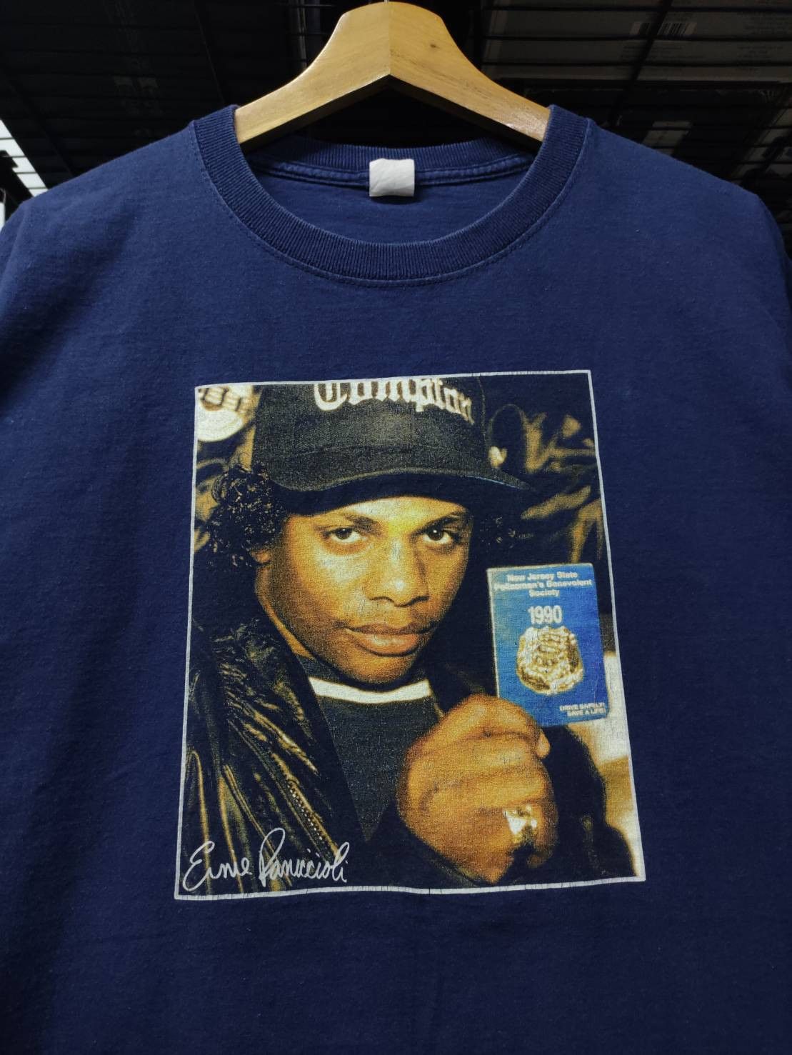 Rap Tees Vtg 90's Eazy E (NWA) " Passport " Photo By Ernie Paniccioli Size US XL / EU 56 / 4 - 1 Thumbnail