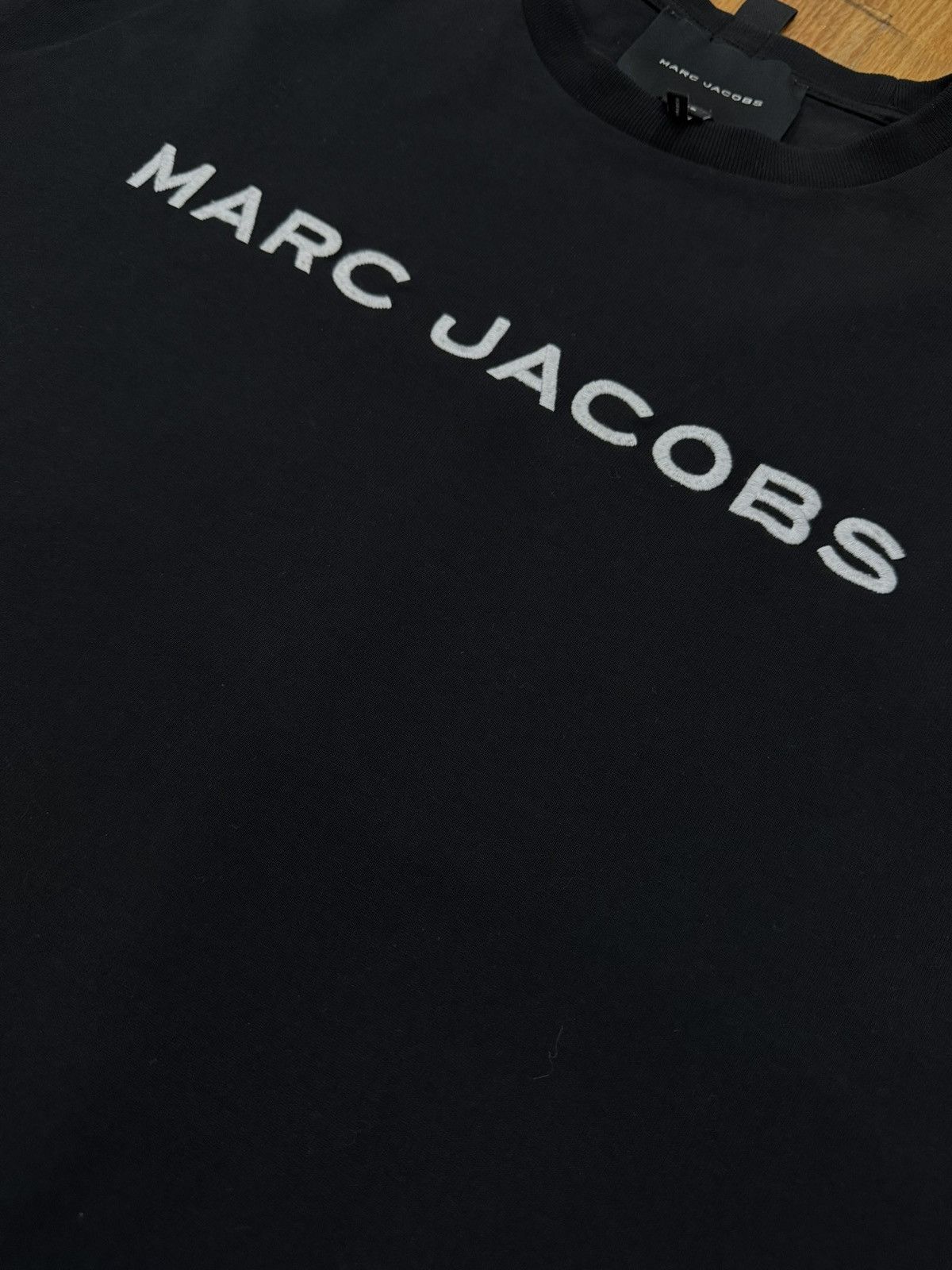 Marc Jacobs Marc Jacobs Logo Tee Size US XL / EU 56 / 4 - 2 Thumbnail