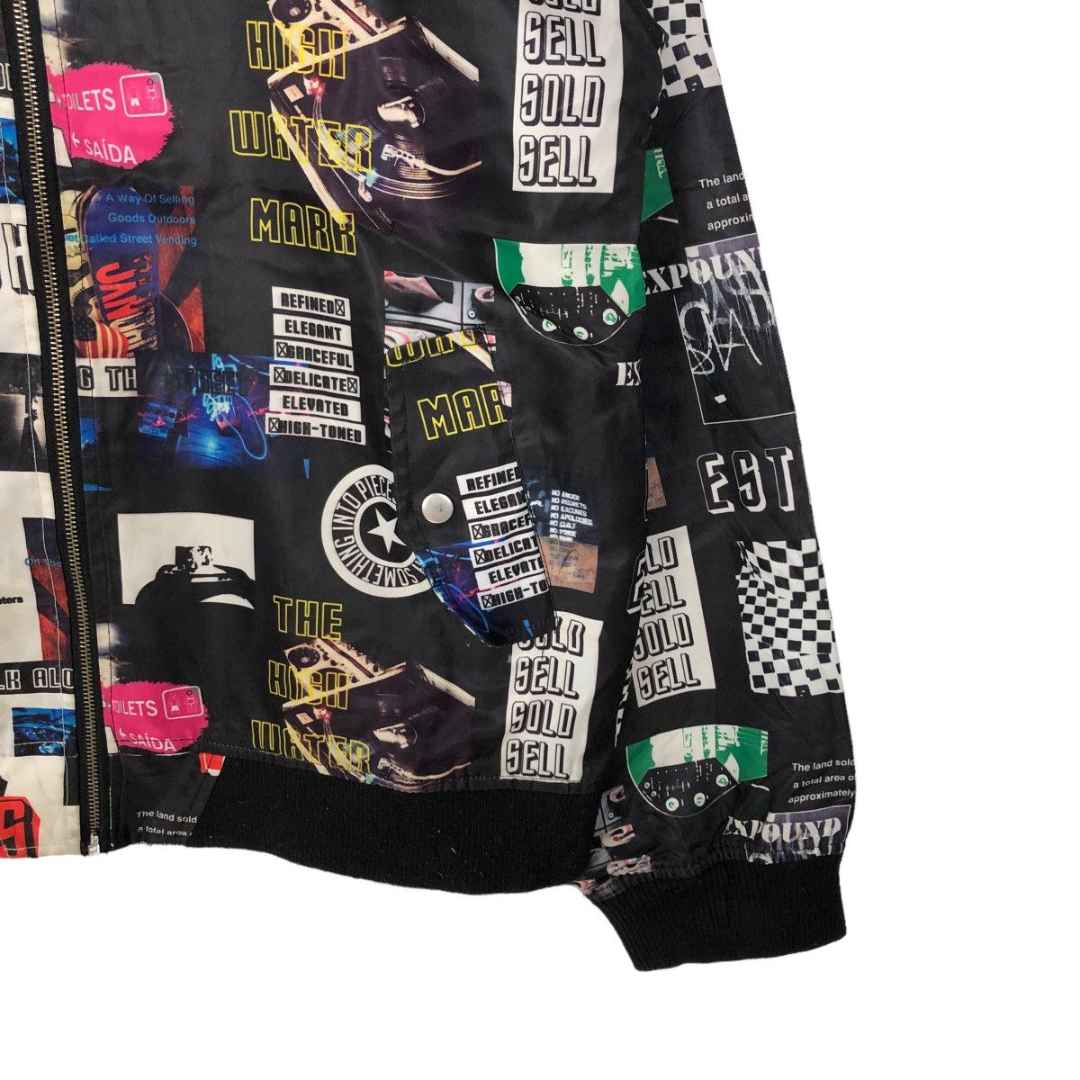 Japanese Brand STREETWEAR DESIGN RARE BOMBER JACKET BIG LOGO Size US XL / EU 56 / 4 - 4 Thumbnail