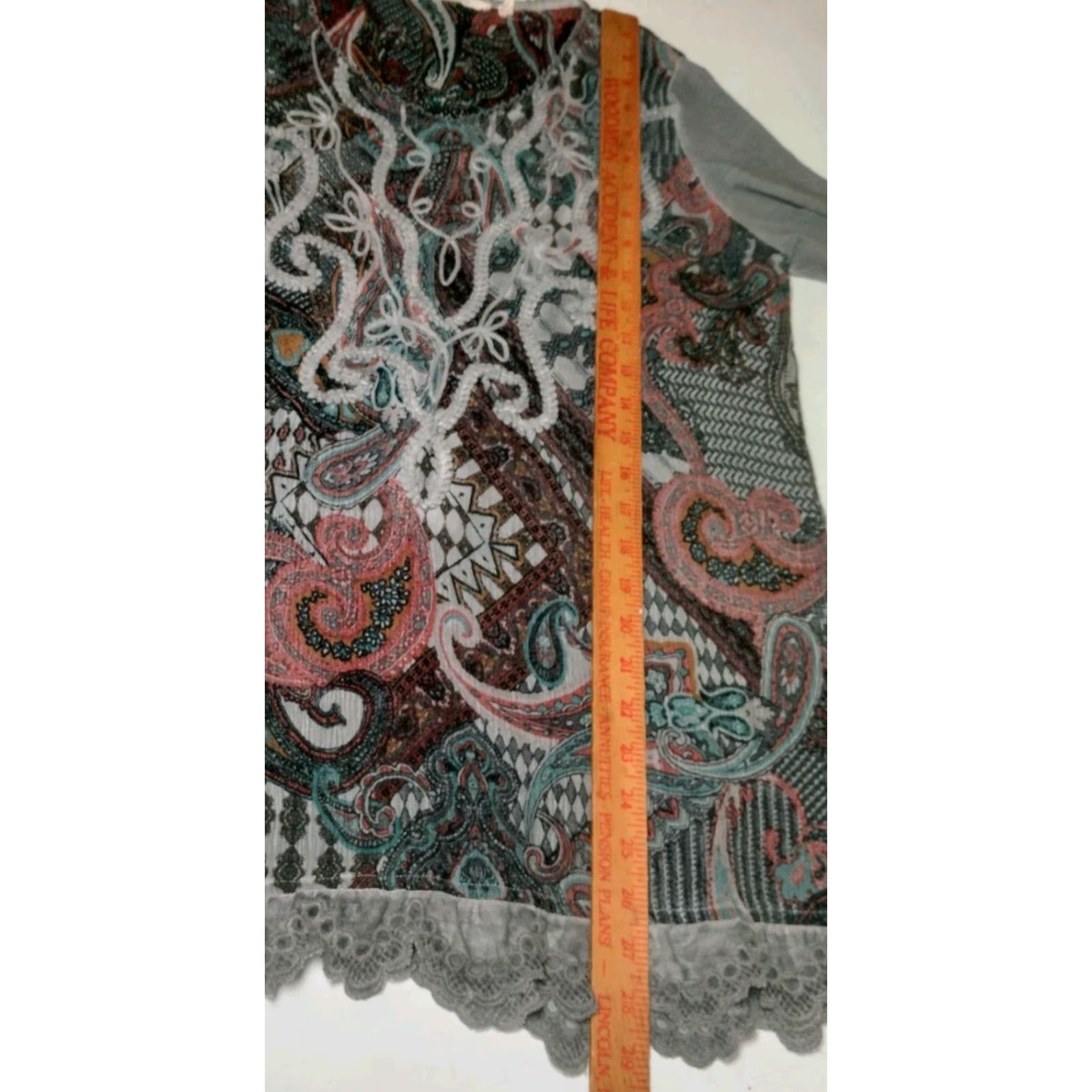 Soft Surroundings SOFT SURROUNDINGS Tunic Top Shirt Women Small Gray Paisley Embroidered Lace Trim Bohemian Size S / US 4 / IT 40 - 6 Thumbnail