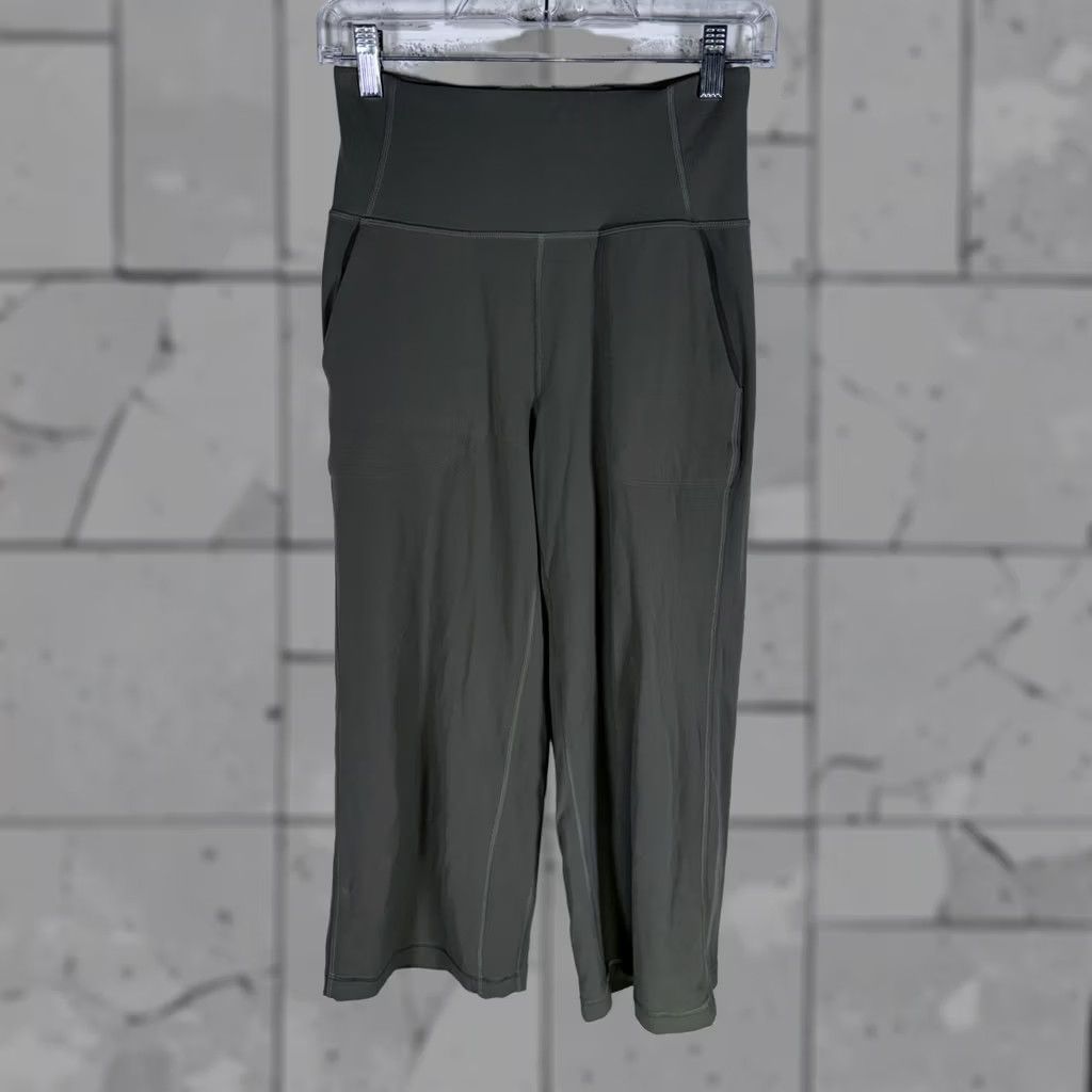 Lululemon LULULEMON Green Athletic Yoga Pants Womens 6 Cropped Activewear Yoga Pants Womens 6 Green LULULEMON Womens Size 28" / US 6 / IT 42 - 1 Thumbnail