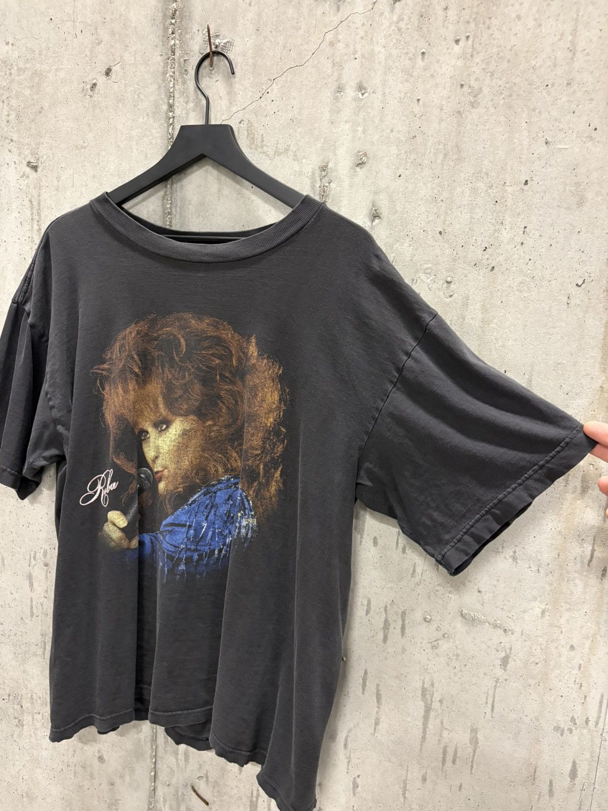 Band Tees Vintage Reba Shirt Faded Distressed Grunge Band Boxy Size US XL / EU 56 / 4 - 2 Thumbnail