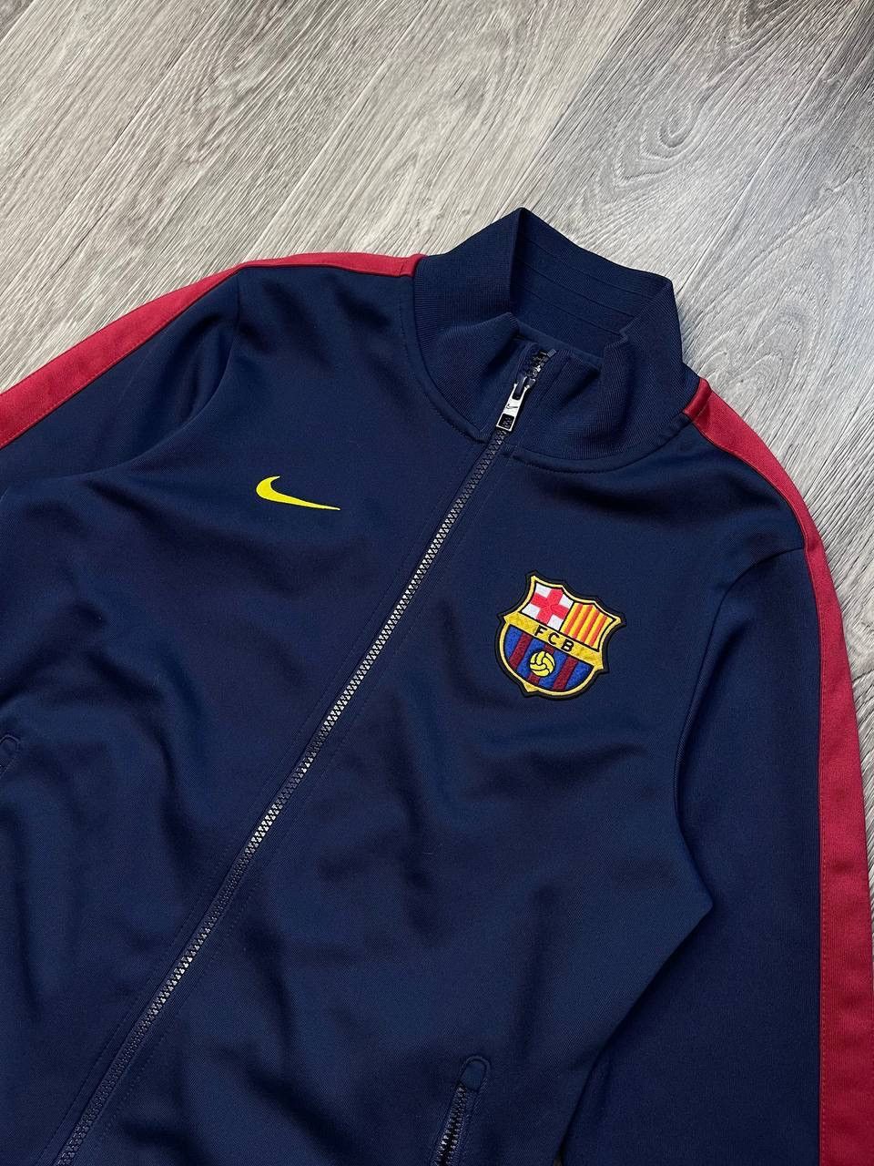 Nike BARCELONA 2010/ N98 FOOTBALL TRACK JACKET 542394-410 size S Size US S / EU 44-46 / 1 - 2 Thumbnail