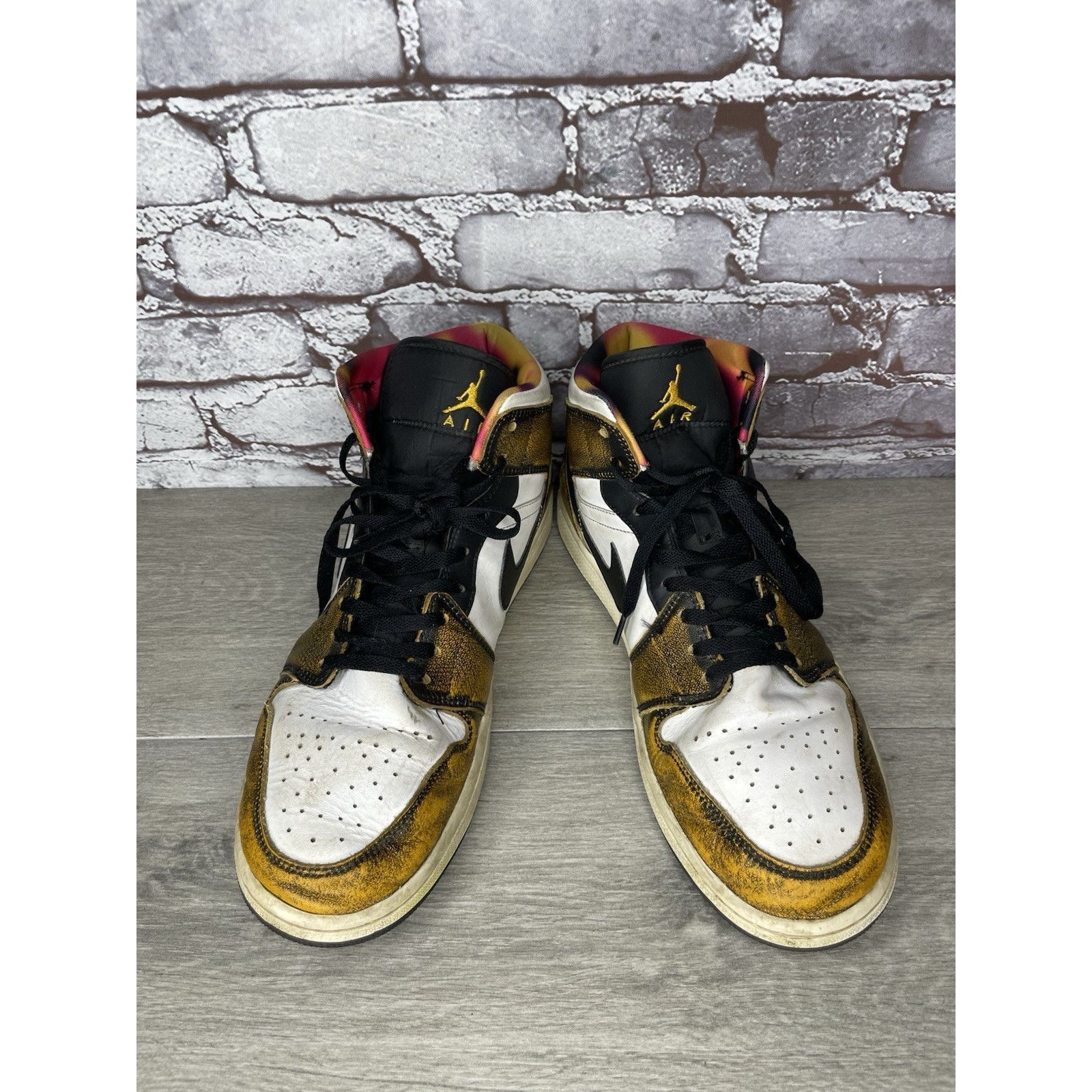 Jordan Brand Air Jordan 1 SE Mid Wear Away Taxi Basketball Shoes Men 13M Size US 13 / EU 46 - 14 Thumbnail