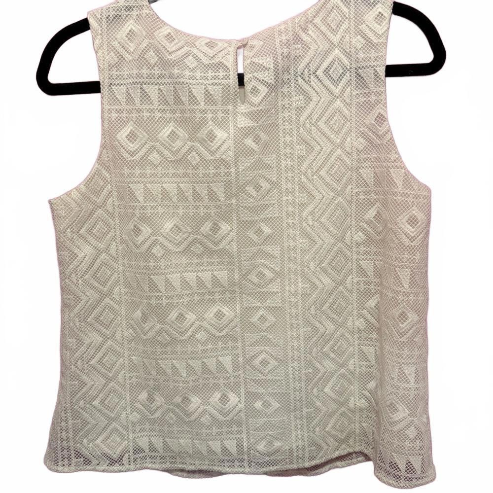 Designer Elegant White Lace Top - Perfect for Any Occasion Size S / US 4 / IT 40 - 2 Thumbnail