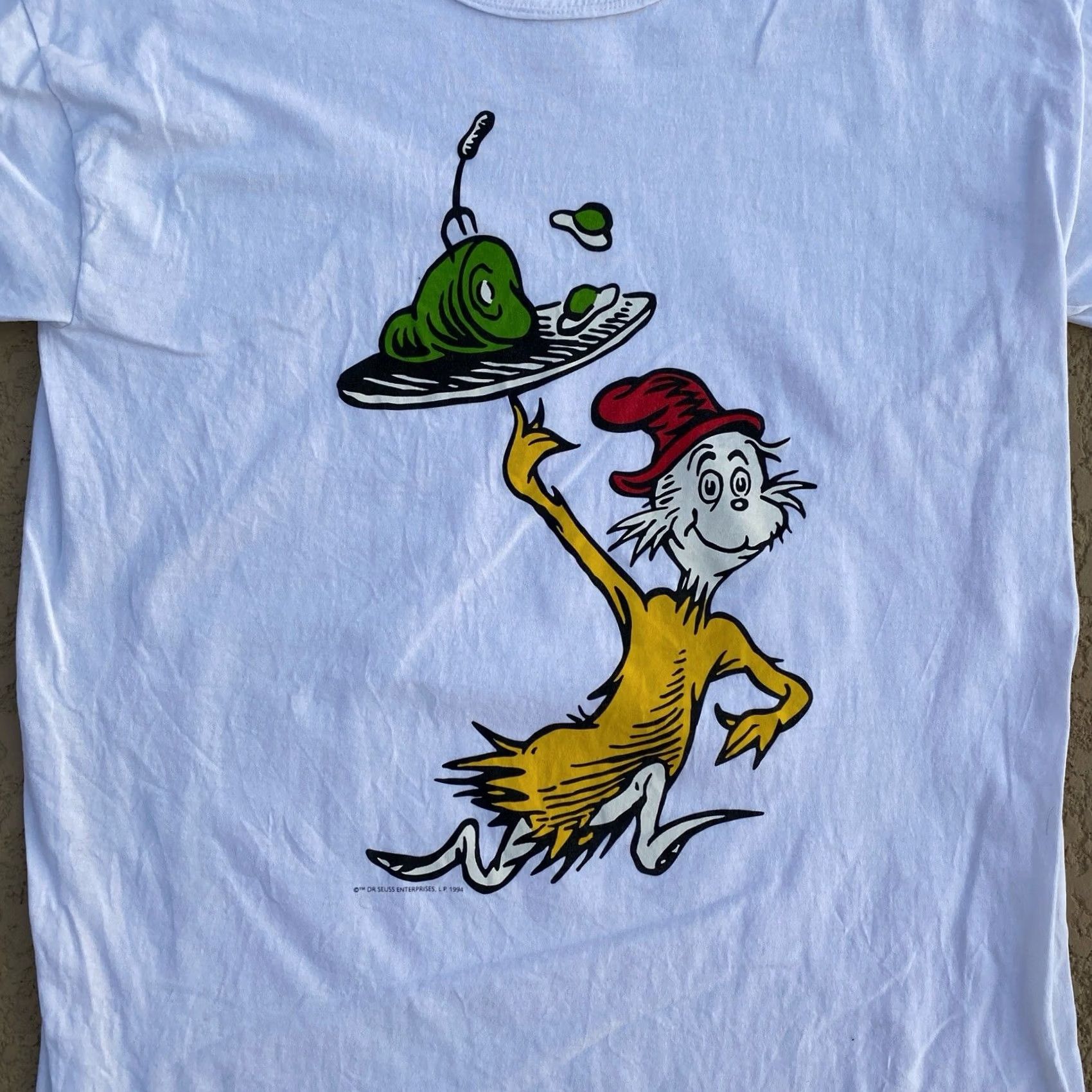 Vintage VINTAGE 1994 Dr. Seuss Green Eggs and Ham T Shirt XL Unisex Adults White Cotton Graphic Print 90s Cartoon Books Sam Men Womens Boys Girls Size US XL / EU 56 / 4 - 2 Thumbnail