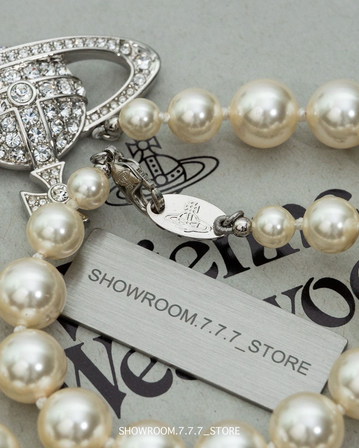 Vivienne Westwood Vivienne Westwood One-Row Pearl Bas Relief Choker Size ONE SIZE - 7 Thumbnail