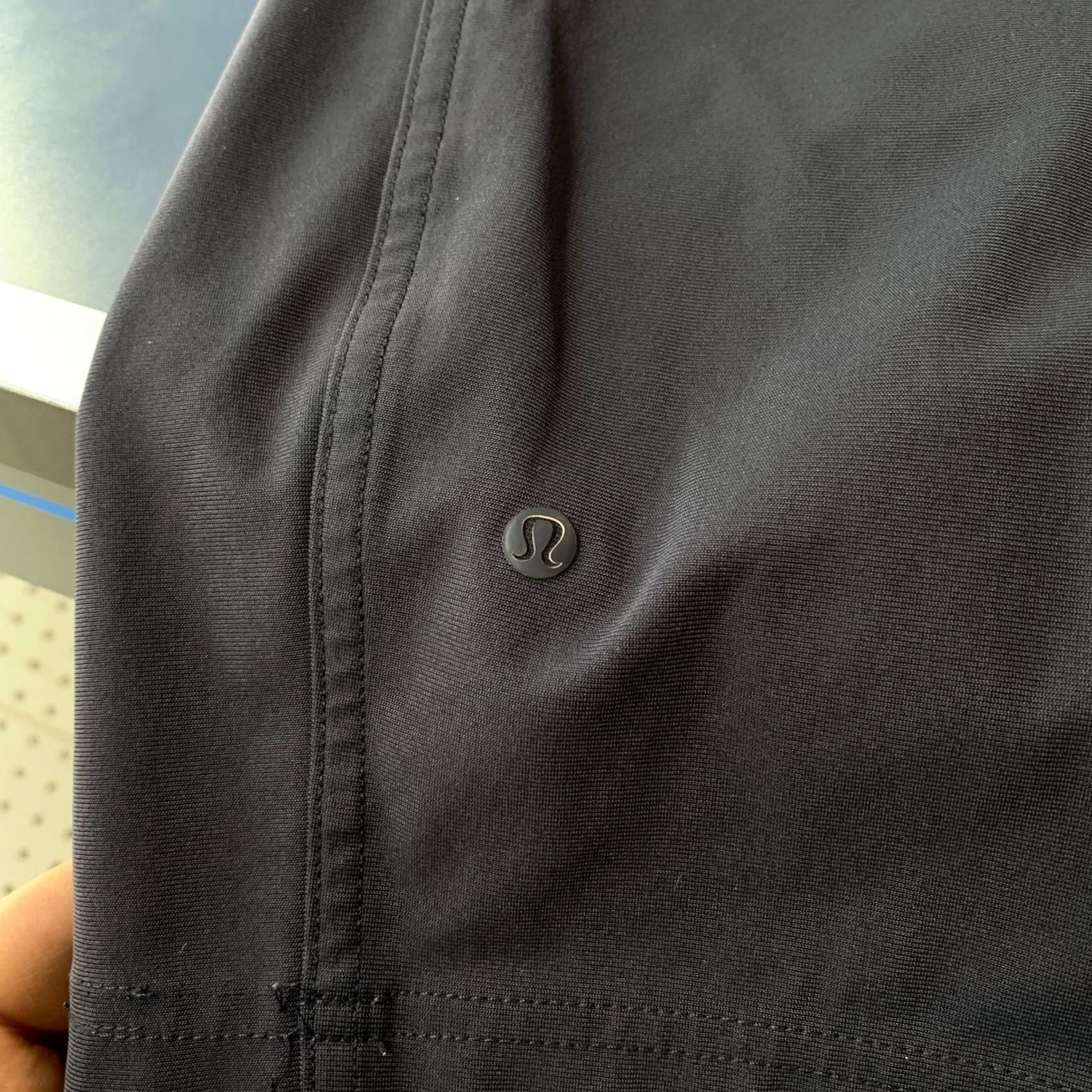 Lululemon Lululemon Commission Shorts Mens 37 Navy Blue Chino Performance Golf Quick Dry Stretch Breathable Pockets 9in Inseam Casual Travel Mens Size US 37 - 3 Thumbnail