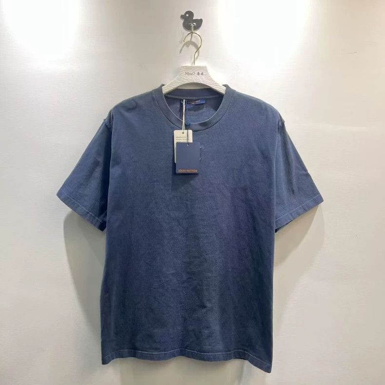 Louis Vuitton Louis Vuitton 23 New Embossed Short Sleeves Size US XXL / EU 58 / 5 - 1 Thumbnail