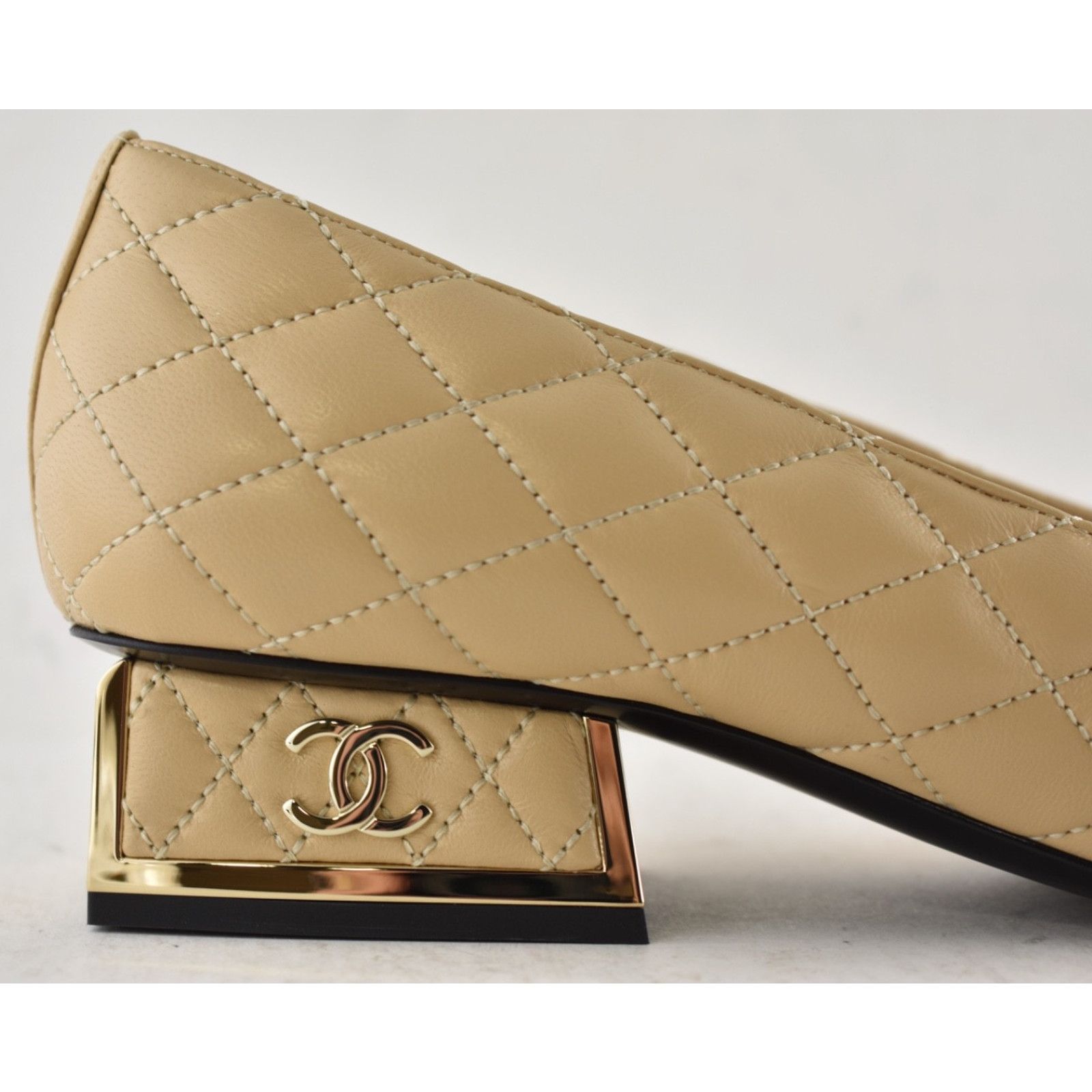 Chanel Chanel 24B Beige Lambskin Quilted CC Block Heel Pumps 37.5 Size US 7.5 / IT 37.5 - 4 Thumbnail