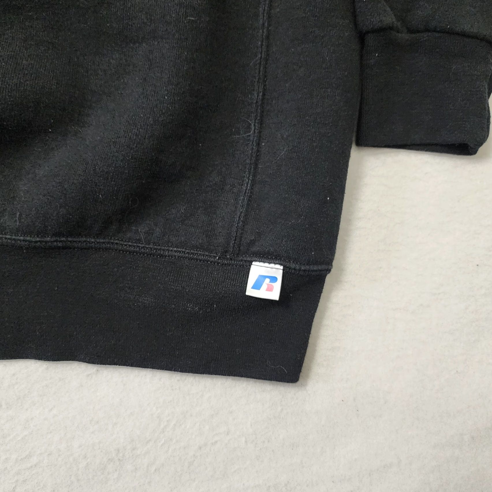Russell Athletic VINTAGE Russell Athletic Sweatshirt Crewneck XL Black Mens Grunge Y2K Skater Size US XL / EU 56 / 4 - 4 Thumbnail