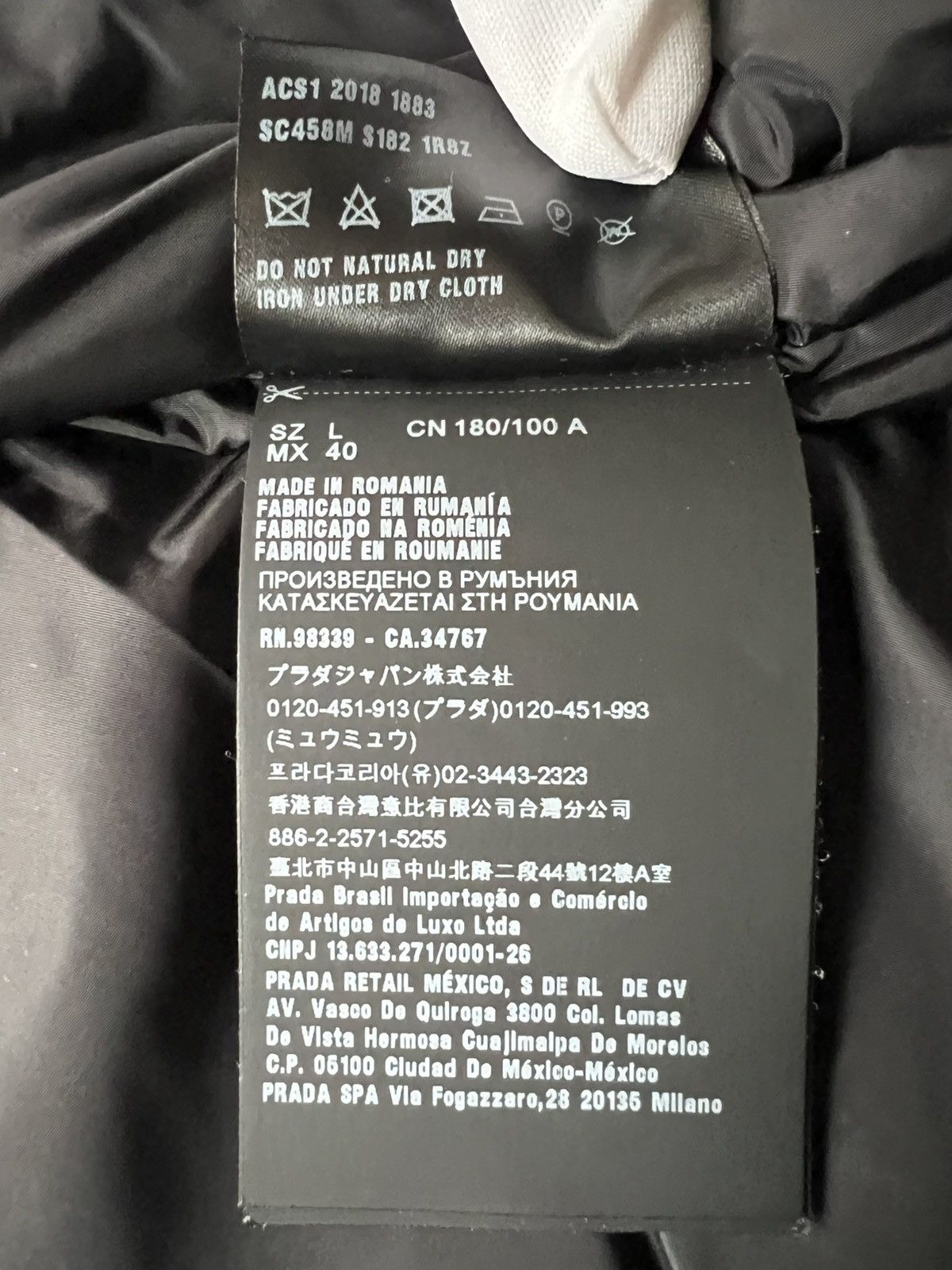 Prada Impossible True Love Padded Nylon Shirt Fall 2018 Size US L / EU 52-54 / 3 - 11 Thumbnail