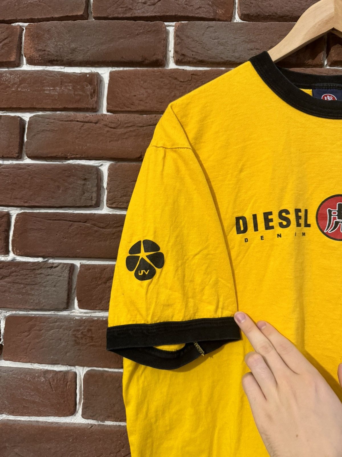 Diesel Y2K Diesel Japan Avant Garde Tshirt Logo Streetwear L Yellow Size US L / EU 52-54 / 3 - 4 Thumbnail