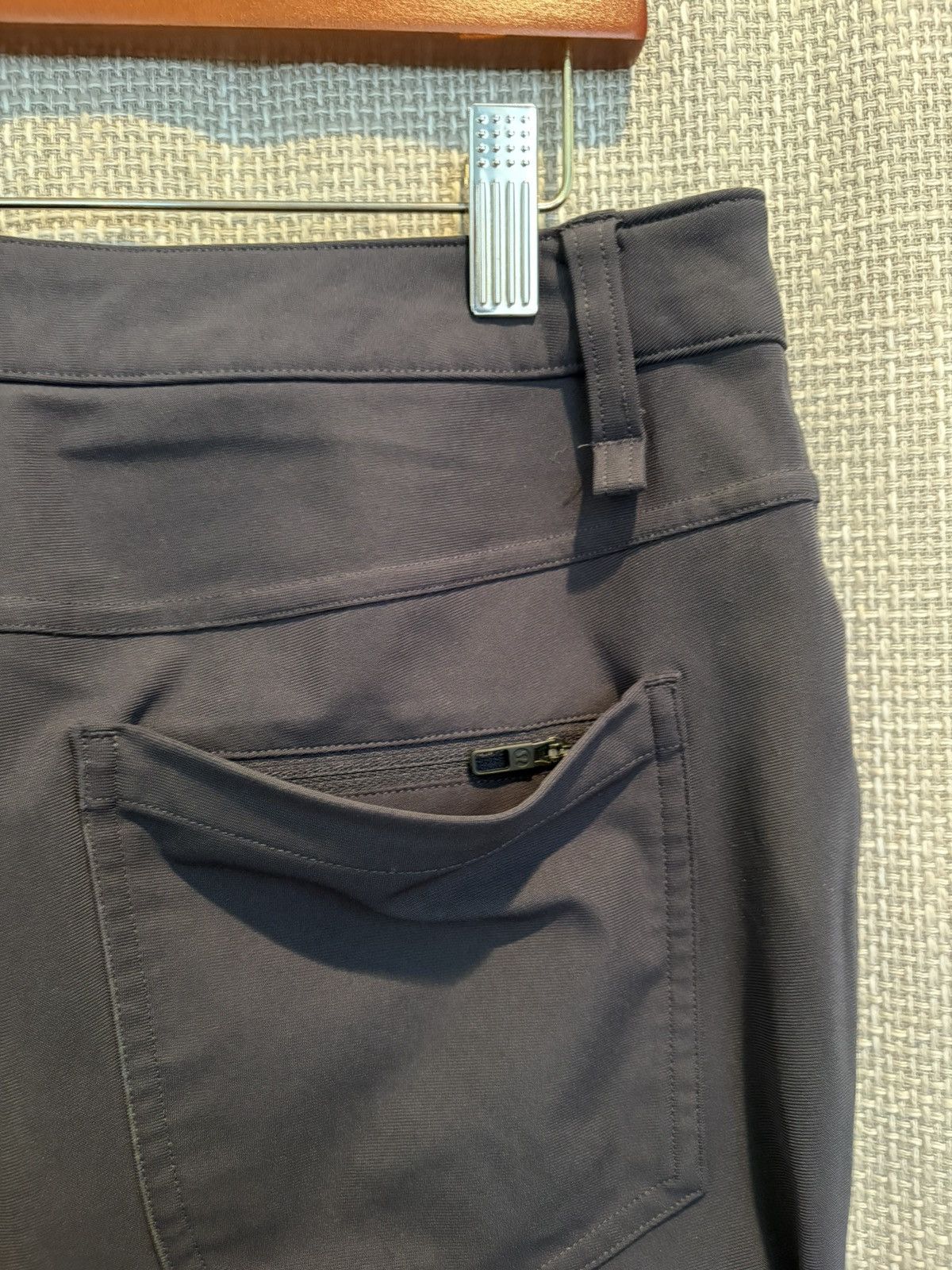Lululemon Lululemon ABC Dark Grey Commuter Polyester Pants Size US 32 / EU 48 - 3 Thumbnail