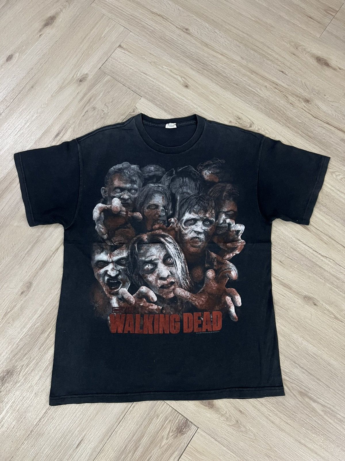 Vintage Vintage Y2K Walking Dead Shirt Size US L / EU 52-54 / 3 - 1 Thumbnail