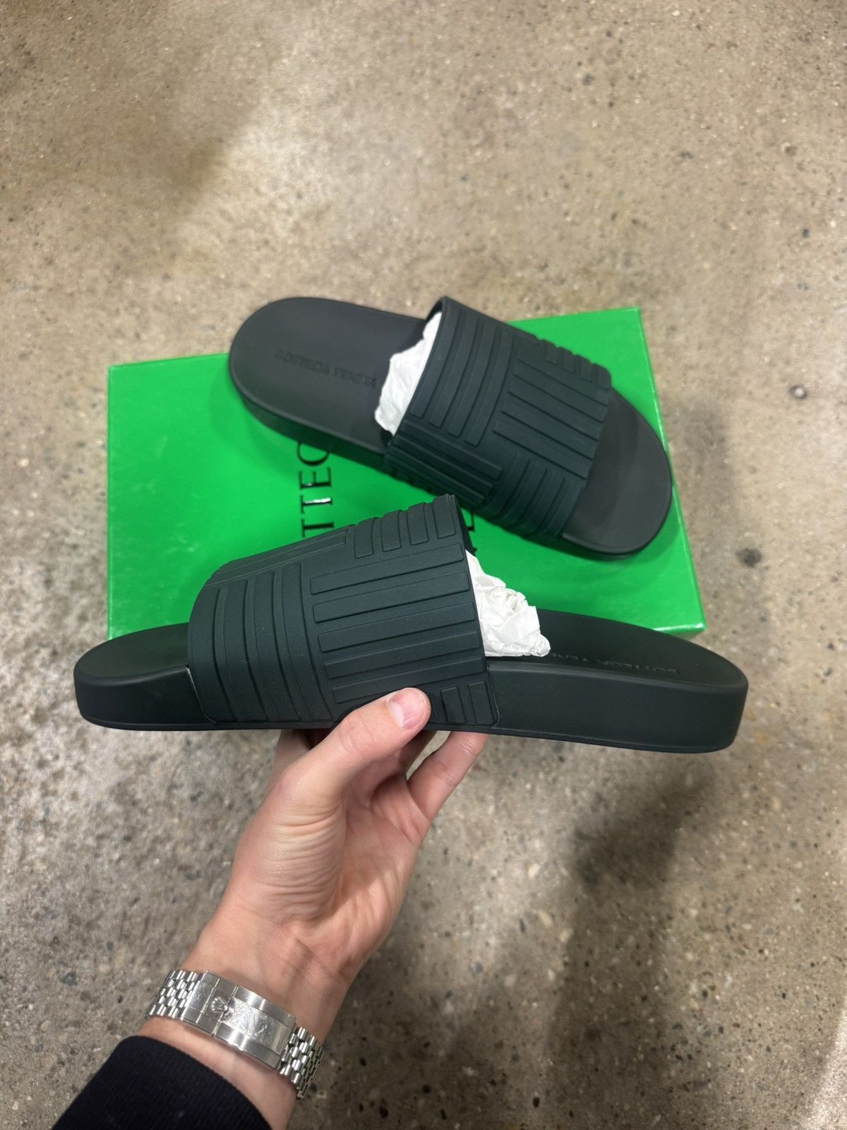 Bottega Veneta Bottega Veneta Embossed Rubber Slides NEW 550$ Size US 7 / EU 40 - 4 Thumbnail