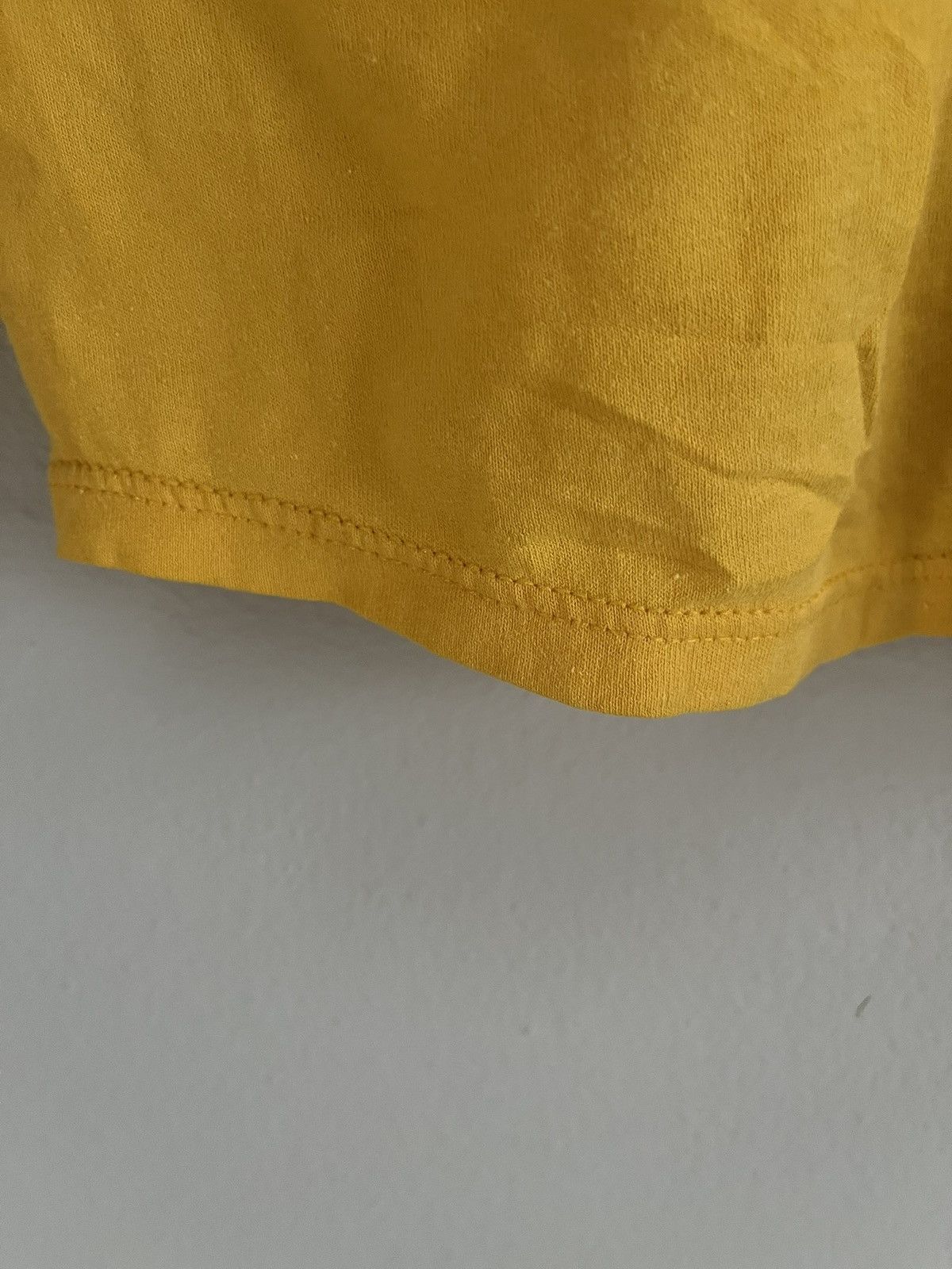 Vintage Vintage Russell Athletic Yellow Blank Tee Size US L / EU 52-54 / 3 - 4 Thumbnail
