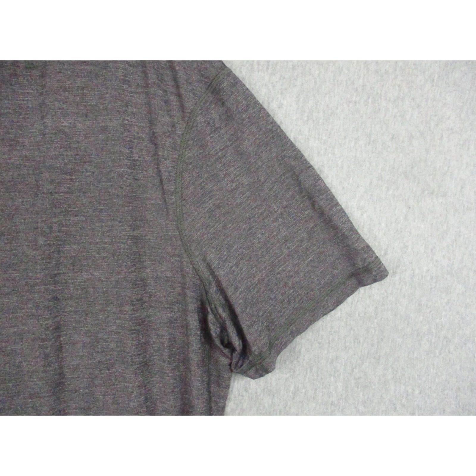 Lululemon Lululemon Shirt Mens XL V-Neck Lightweight Short Sleeve T-Shirt Gray Pocket Reflective Logo Mens Size US XL / EU 56 / 4 - 7 Thumbnail