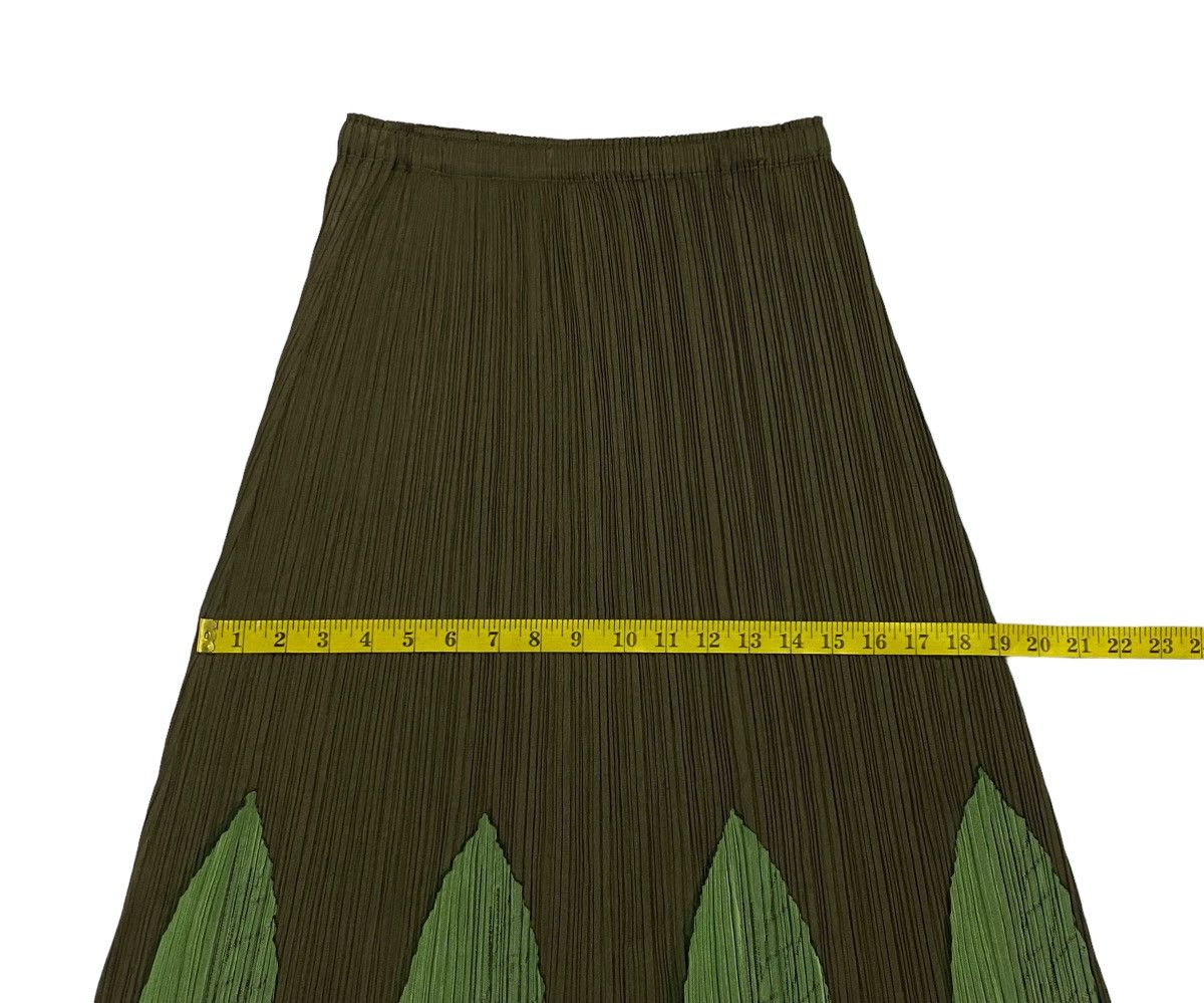 Issey Miyake Pleats Please Issey Miyake Pleated Leaves Motif Long Skirt Size 28" / US 6 / IT 42 - 8 Thumbnail