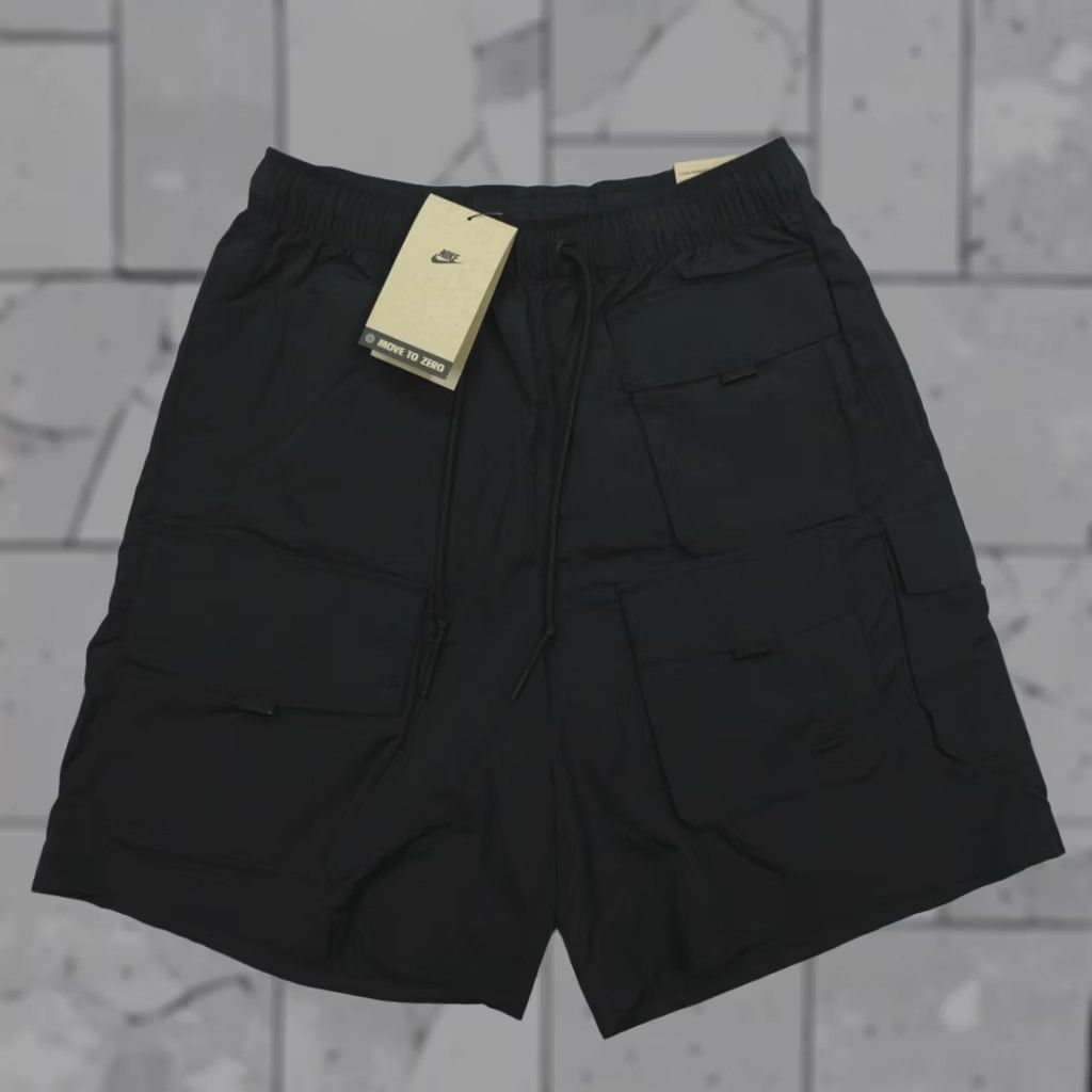 Nike Nike Tech Woven Cargo Shorts Men's XS Black Nike Tech Woven Cargo Shorts XS Men Black Size US 27 - 1 Thumbnail