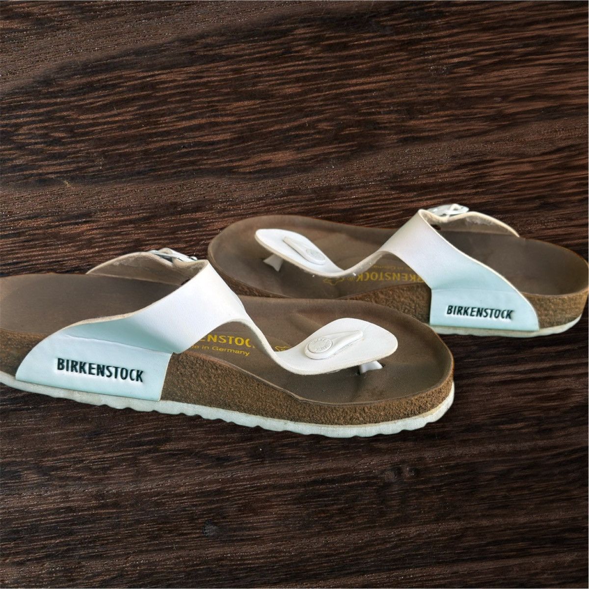 Birkenstock Birkenstock Gizeh White Leather Sandals (EU 37 /US 6,5-7) Size US 6.5 / IT 36.5 - 3 Thumbnail