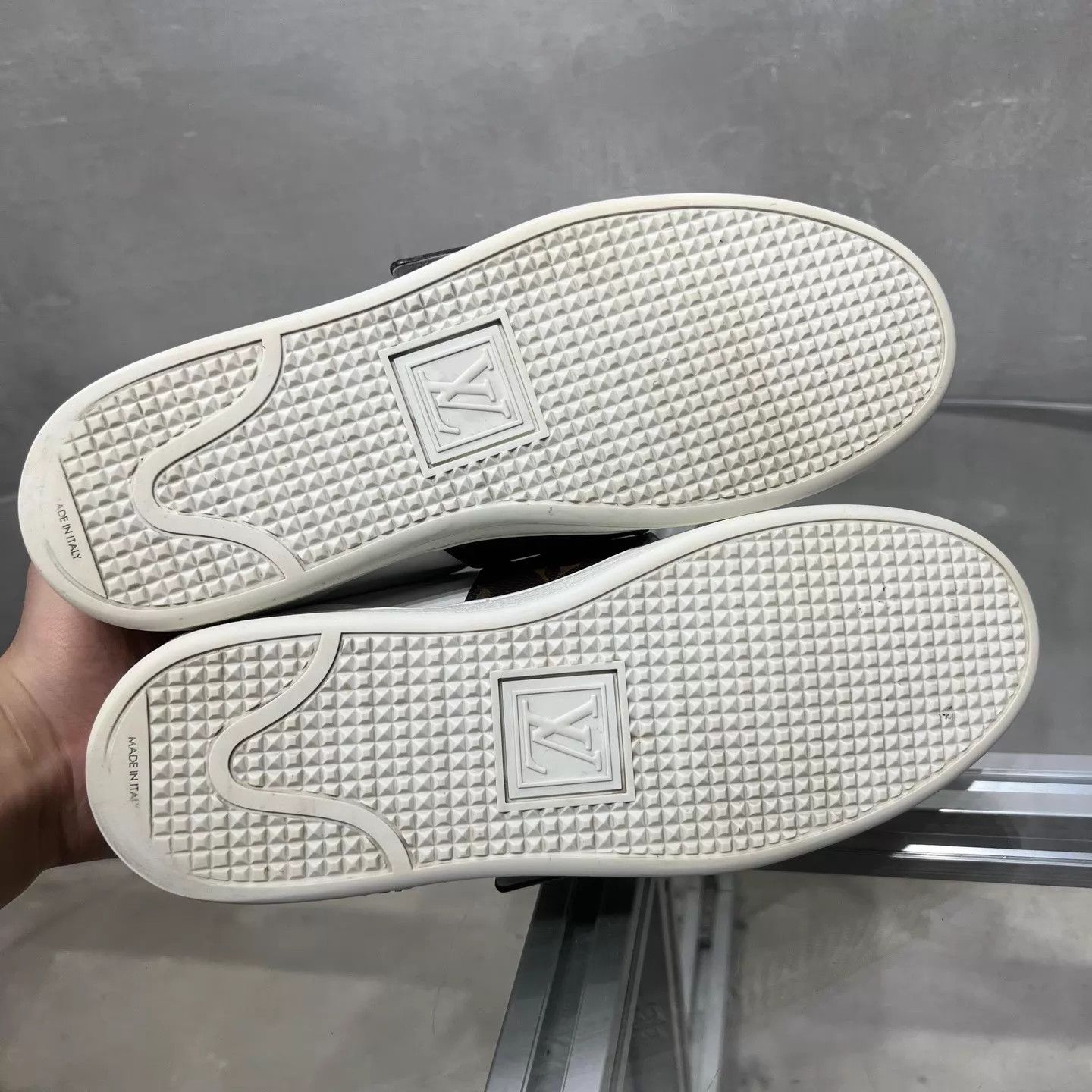 Louis Vuitton LV Monogram Velcro White Sneaker UK4 (38) Size US 7.5 / IT 37.5 - 7 Thumbnail
