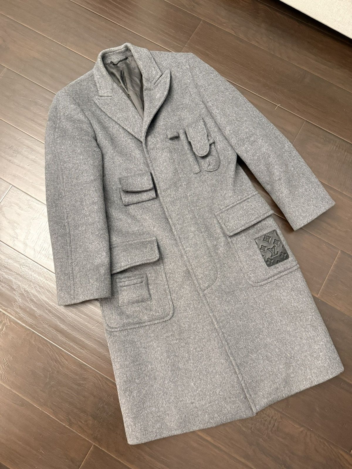 Louis Vuitton Louis Vuitton Cashmere Coat with Pockets Size US M / EU 48-50 / 2 - 1 Thumbnail