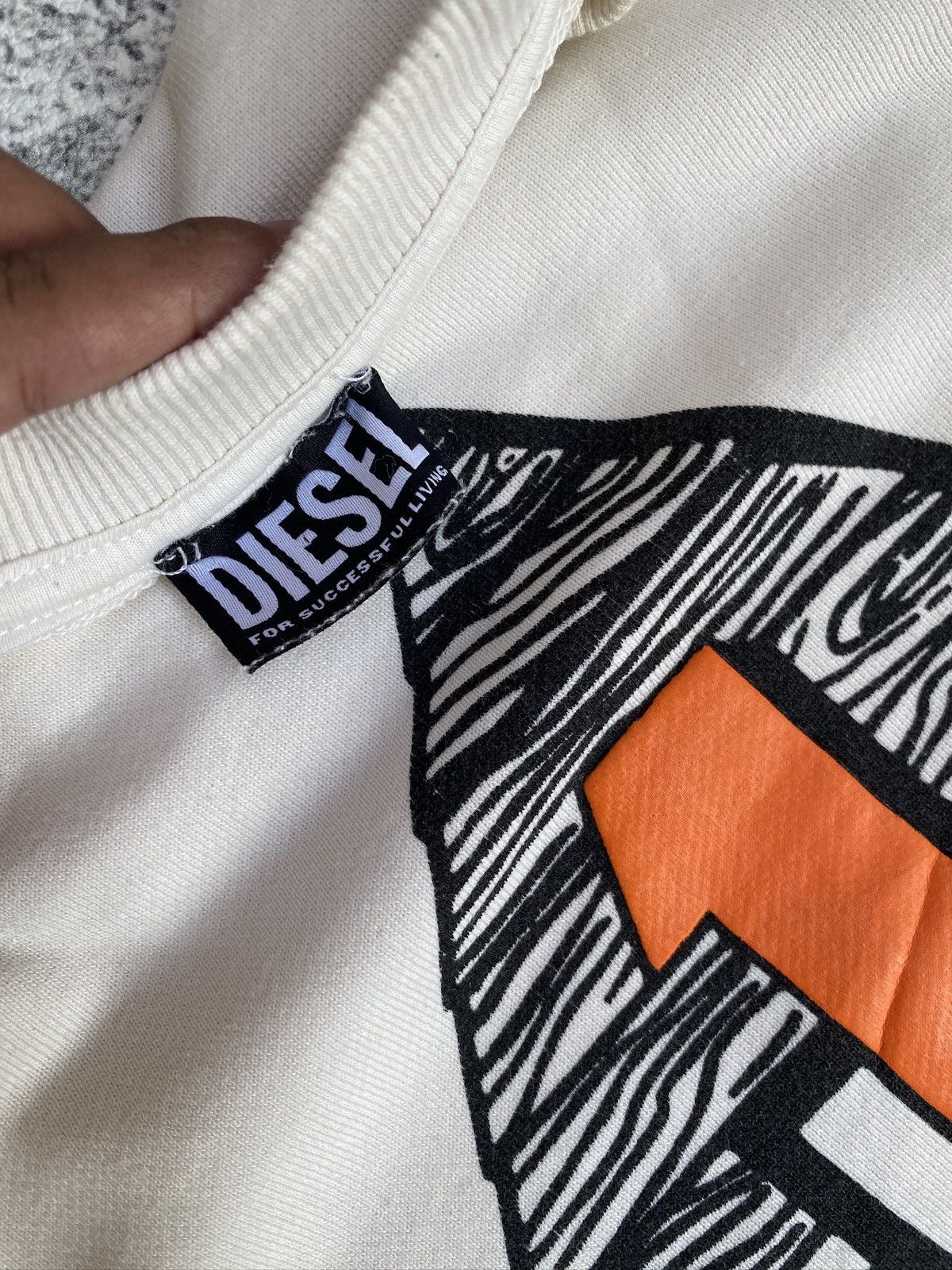 Diesel DIESEL MEN TRIANGLE LOGO SWEATSHIRT Size US XL / EU 56 / 4 - 2 Thumbnail